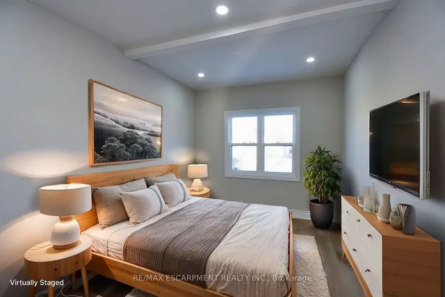 Additional property image - 32 Vansitmart Ave