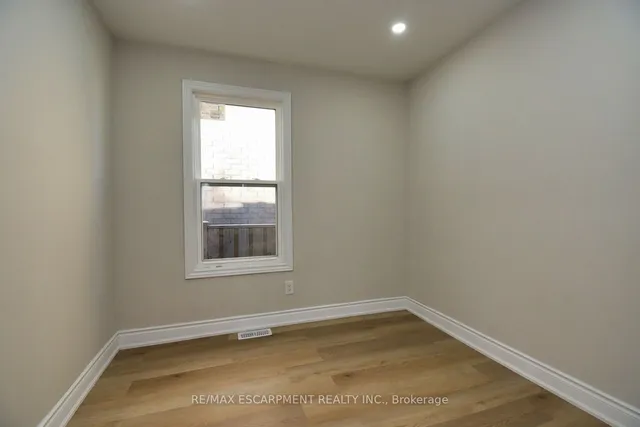 Additional property image - 32 Vansitmart Ave