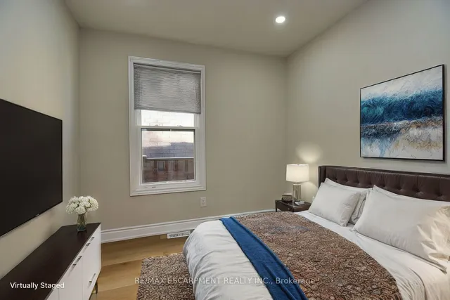 Additional property image - 32 Vansitmart Ave