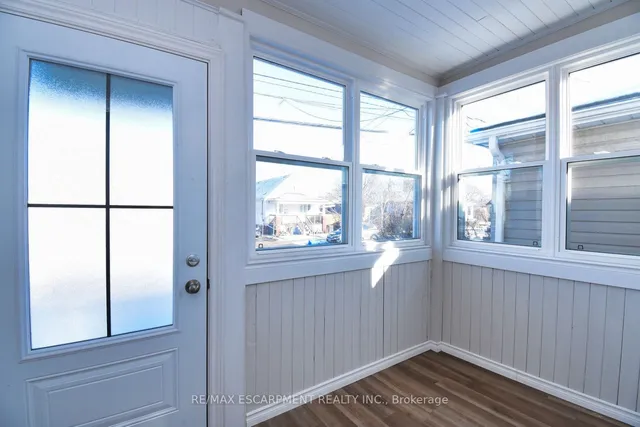 Additional property image - 32 Vansitmart Ave