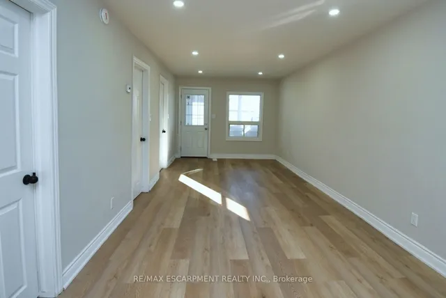 Additional property image - 32 Vansitmart Ave