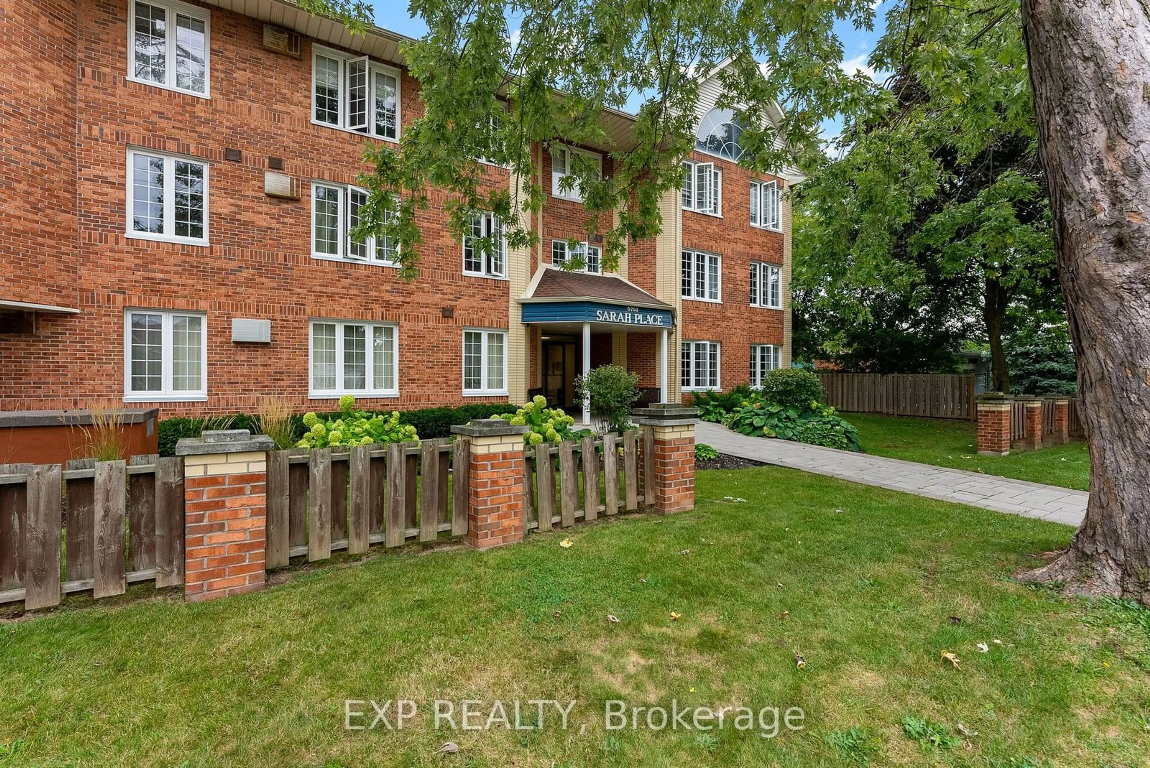 A pic from outside/outdoor area/front of a property/back of a property/a pic from drone, street for 5753 Morrison St #103, Niagara Falls Ontario L2E 2E8