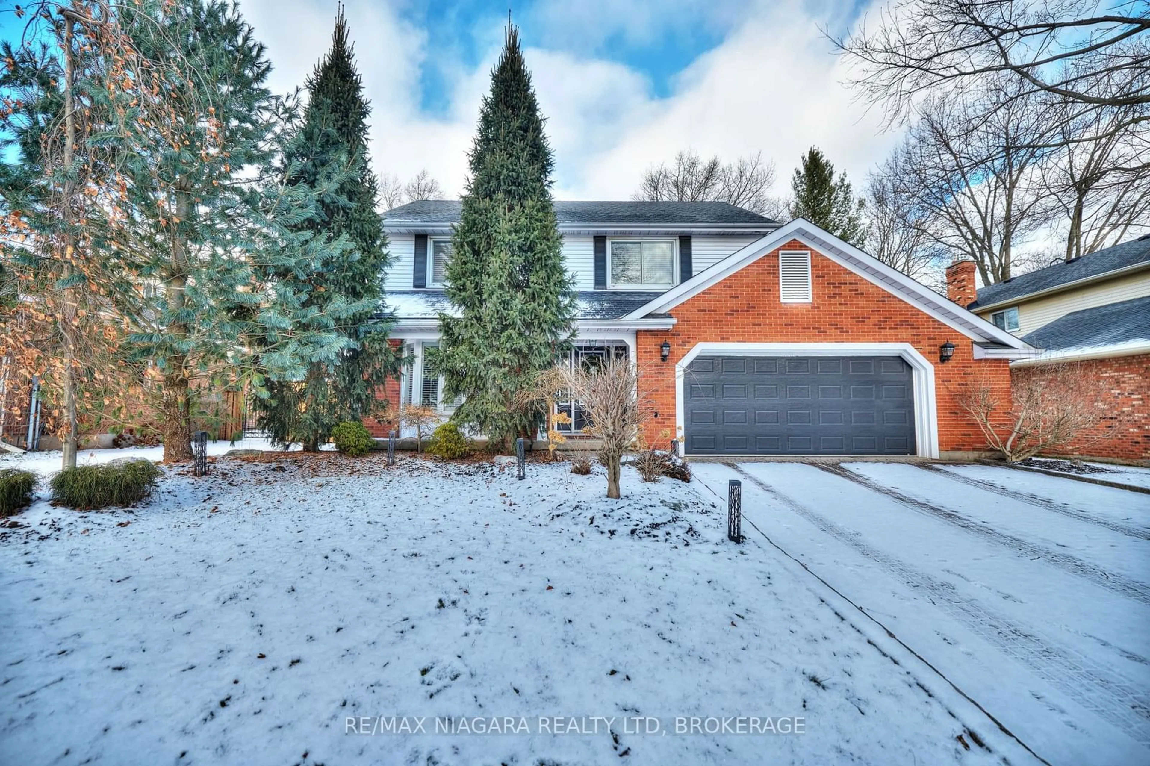 Home with brick exterior material, street for 70 Millbridge Cres, Pelham Ontario L0S 1E1