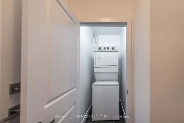 Additional property image - 450 Dundas St Unit 518