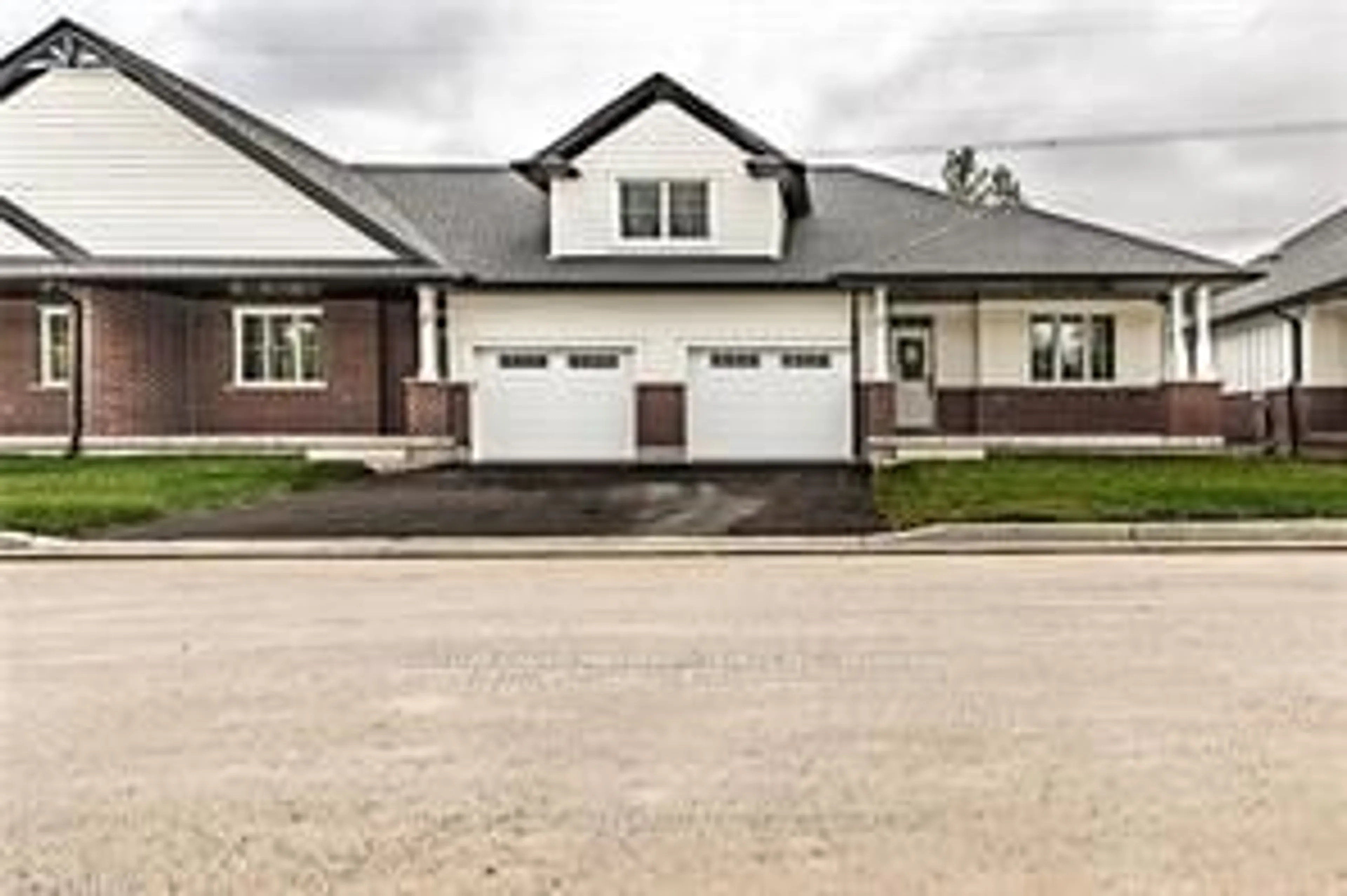 Home with brick exterior material, street for 175 GLENGARIFF Dr #28, Southwold Ontario N5P 0G1