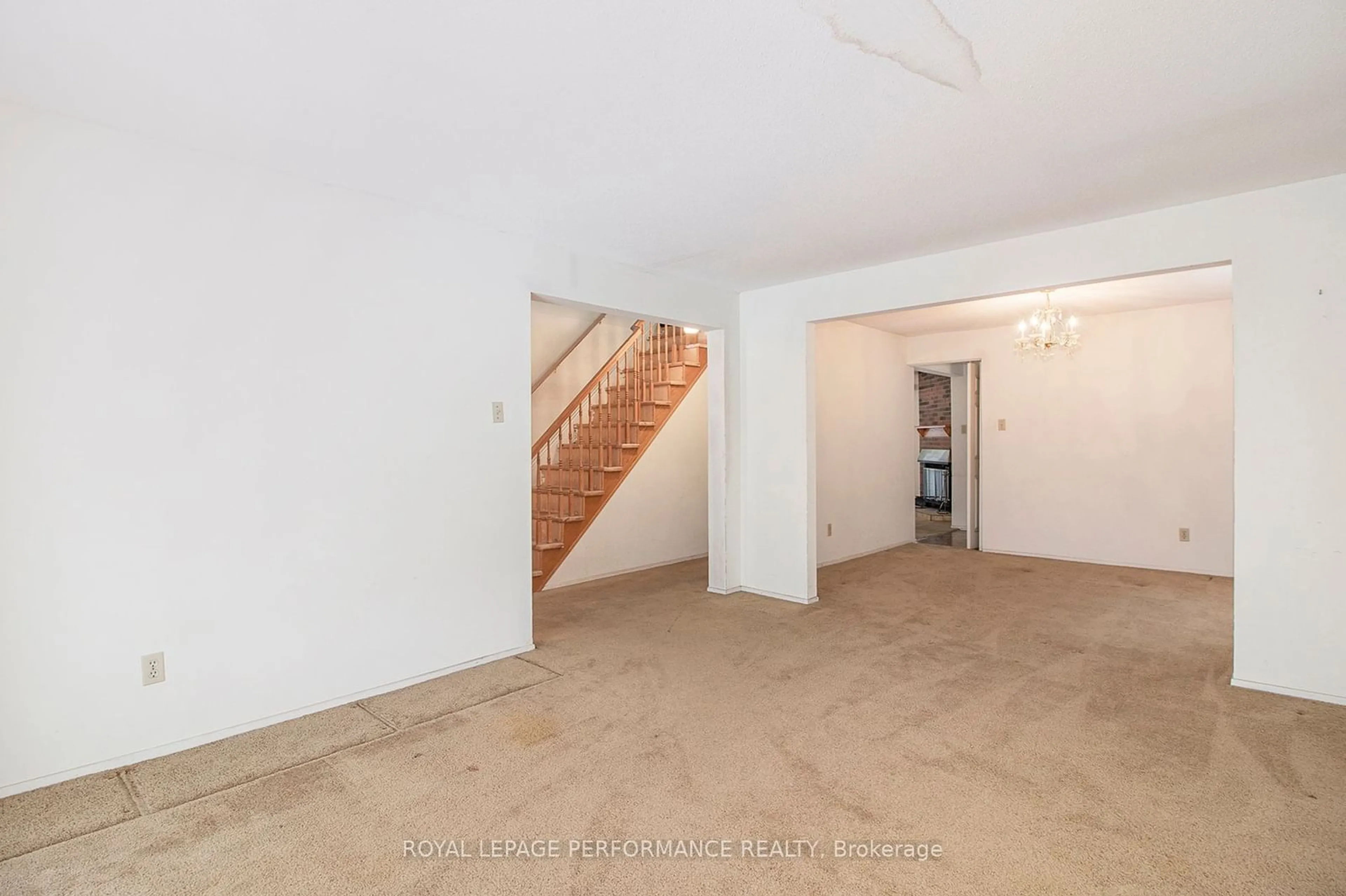 Indoor foyer for 6063 Valley Field Cres, Orleans - Convent Glen and Area Ontario K1C 5P2