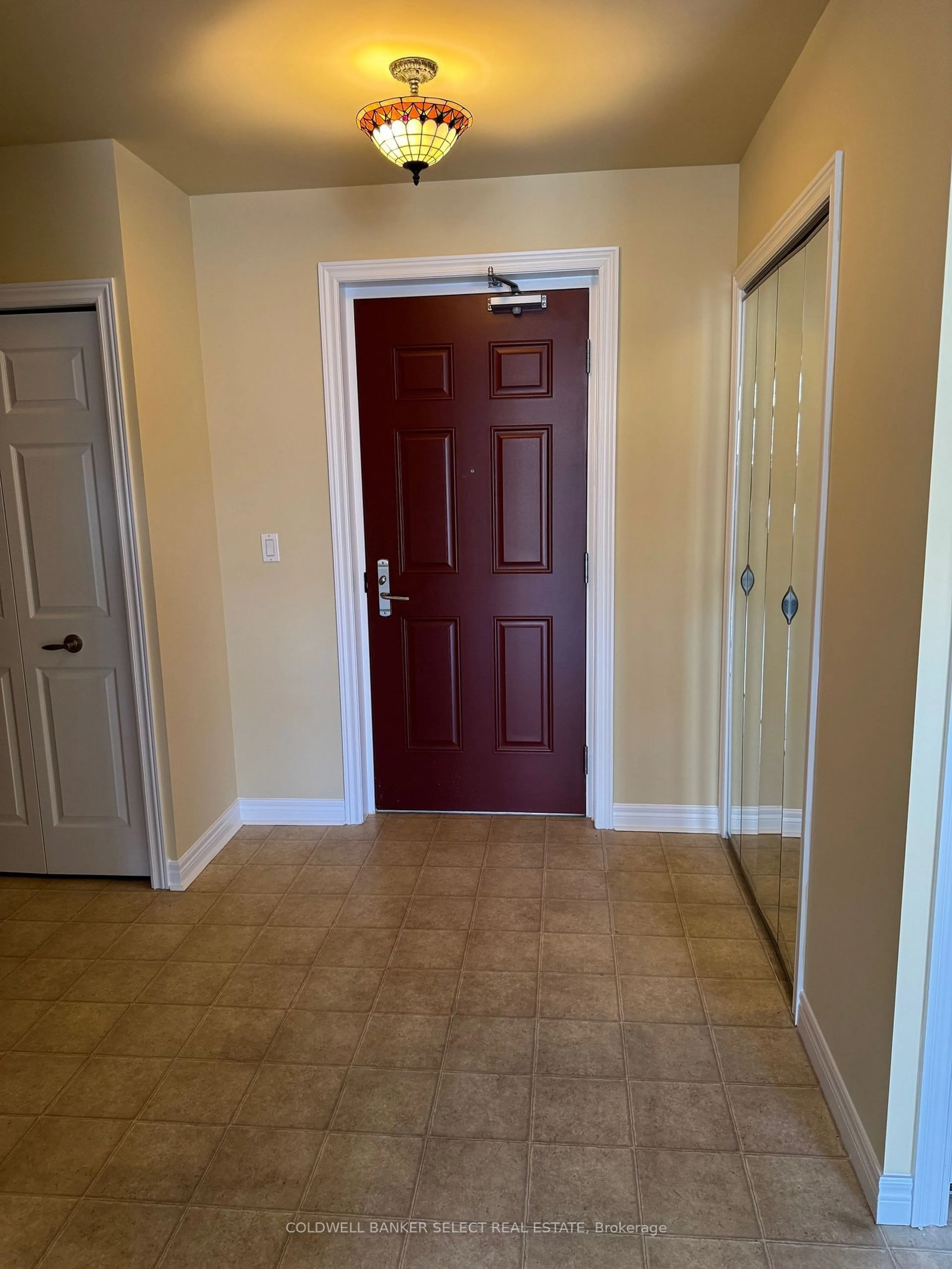 Indoor entryway for 65 Bayberry Dr #C104, Guelph Ontario N1G 5K8