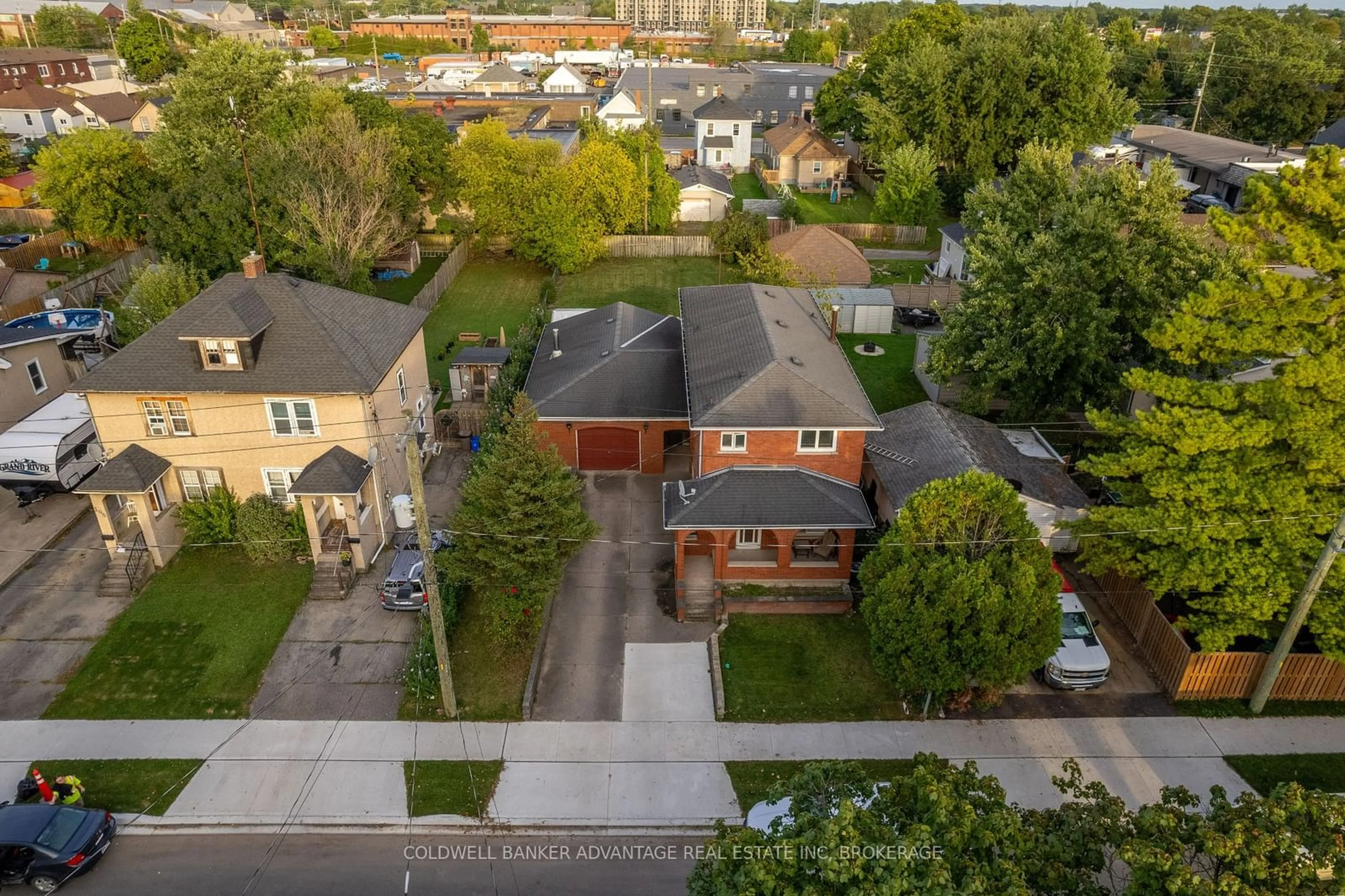 A pic from outside/outdoor area/front of a property/back of a property/a pic from drone, street for 110 Garner Ave, Welland Ontario L3B 2X9