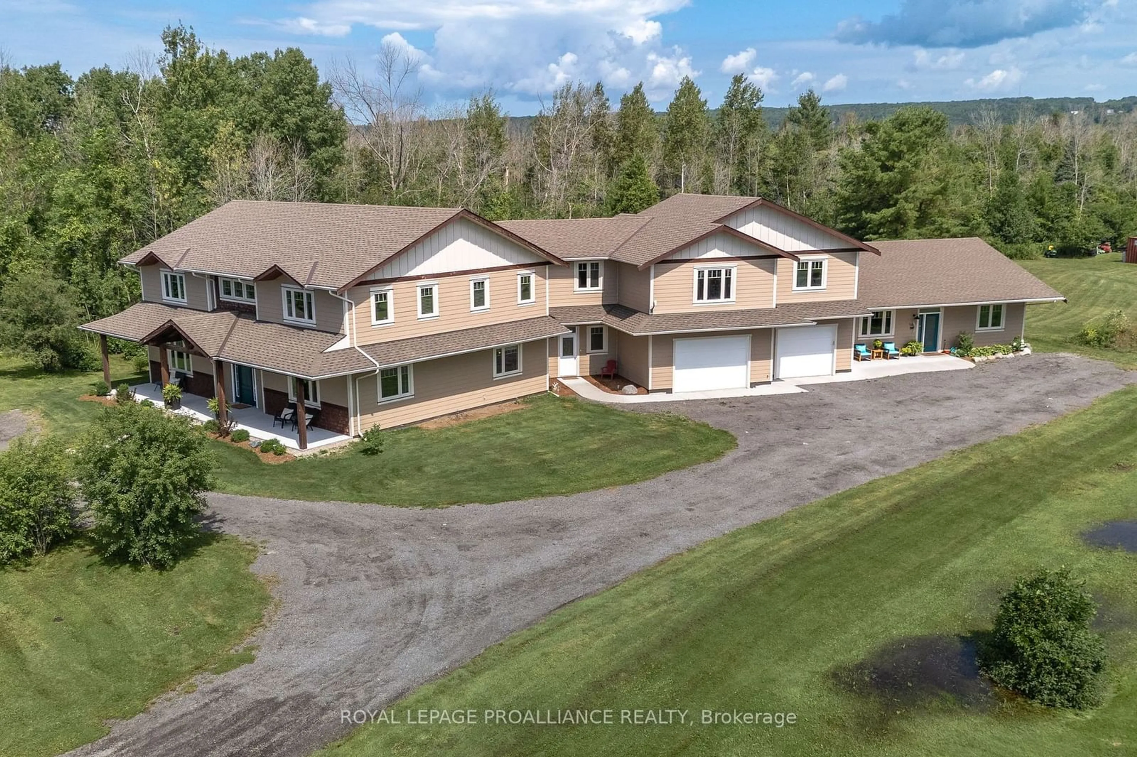 A pic from outside/outdoor area/front of a property/back of a property/a pic from drone, unknown for 190 Lakeshore Rd, Brighton Ontario K0K 1H0