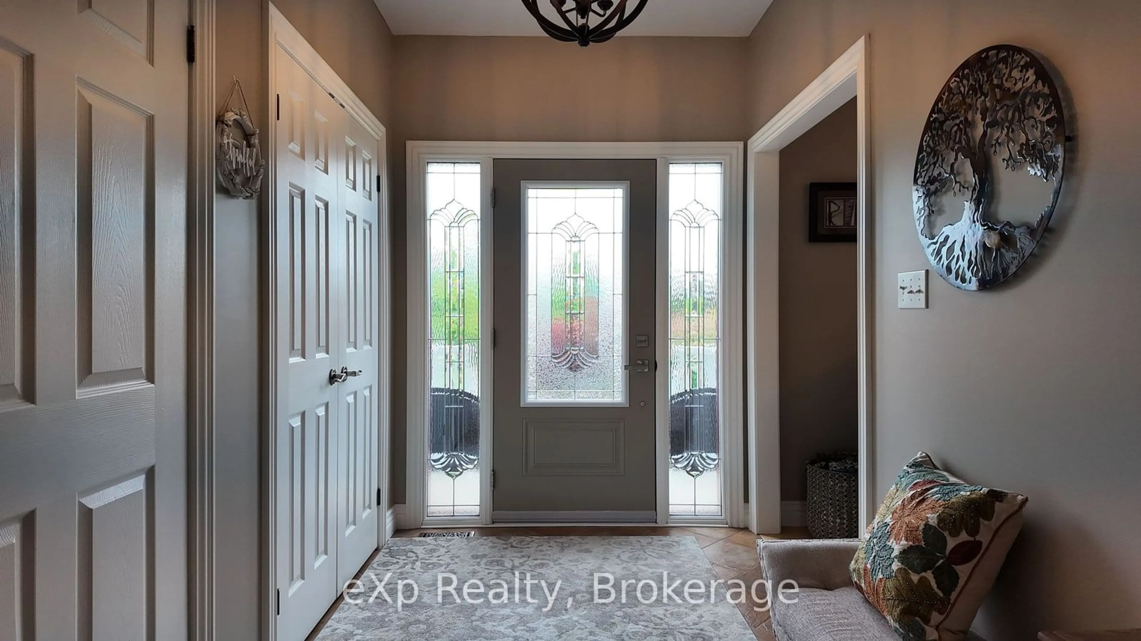 Indoor entryway for 133799 Allan Park Rd, West Grey Ontario N4N 3B9