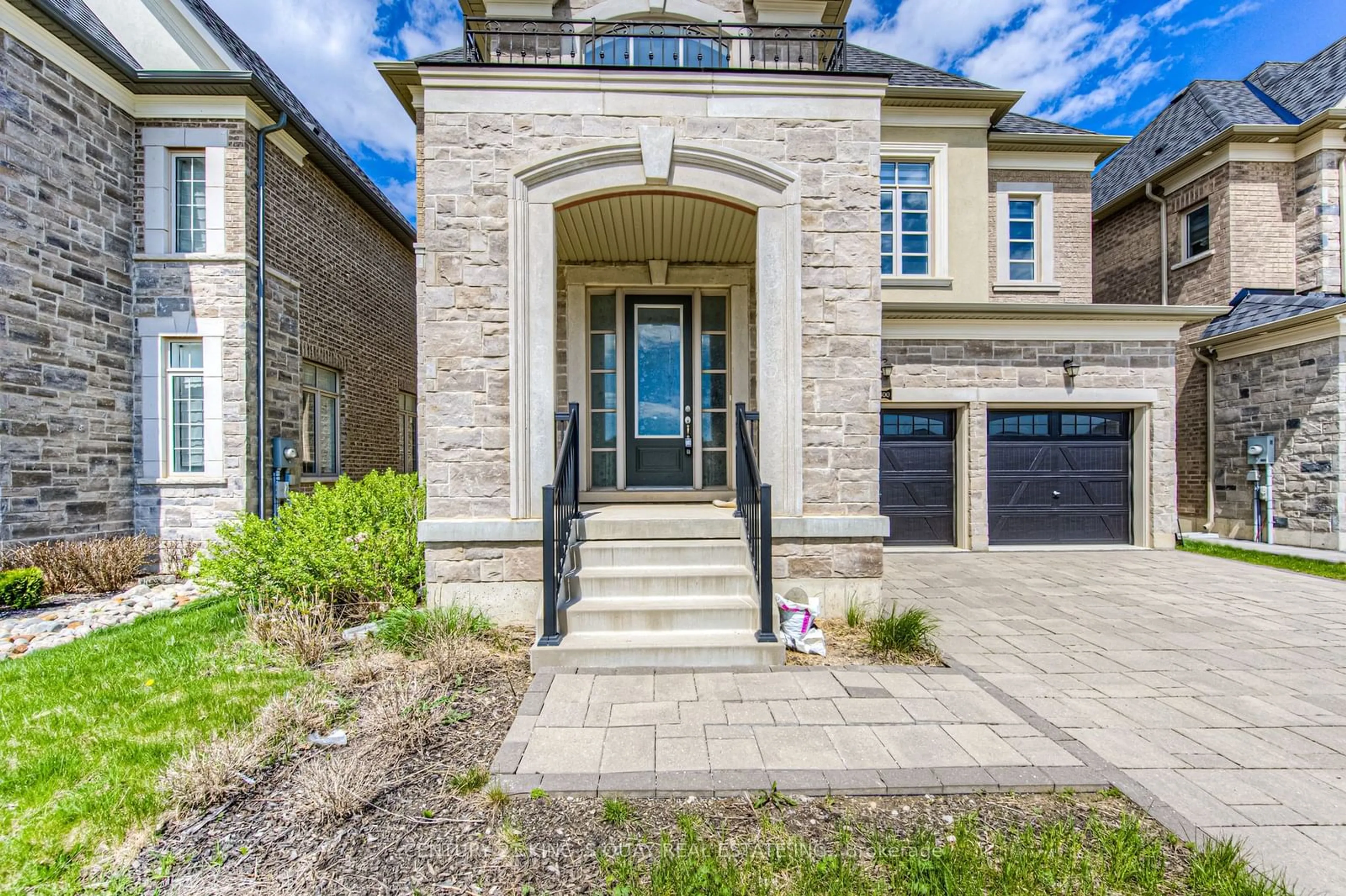 Home with brick exterior material, street for 300 Forest Creek Dr, Kitchener Ontario N2R 0M6