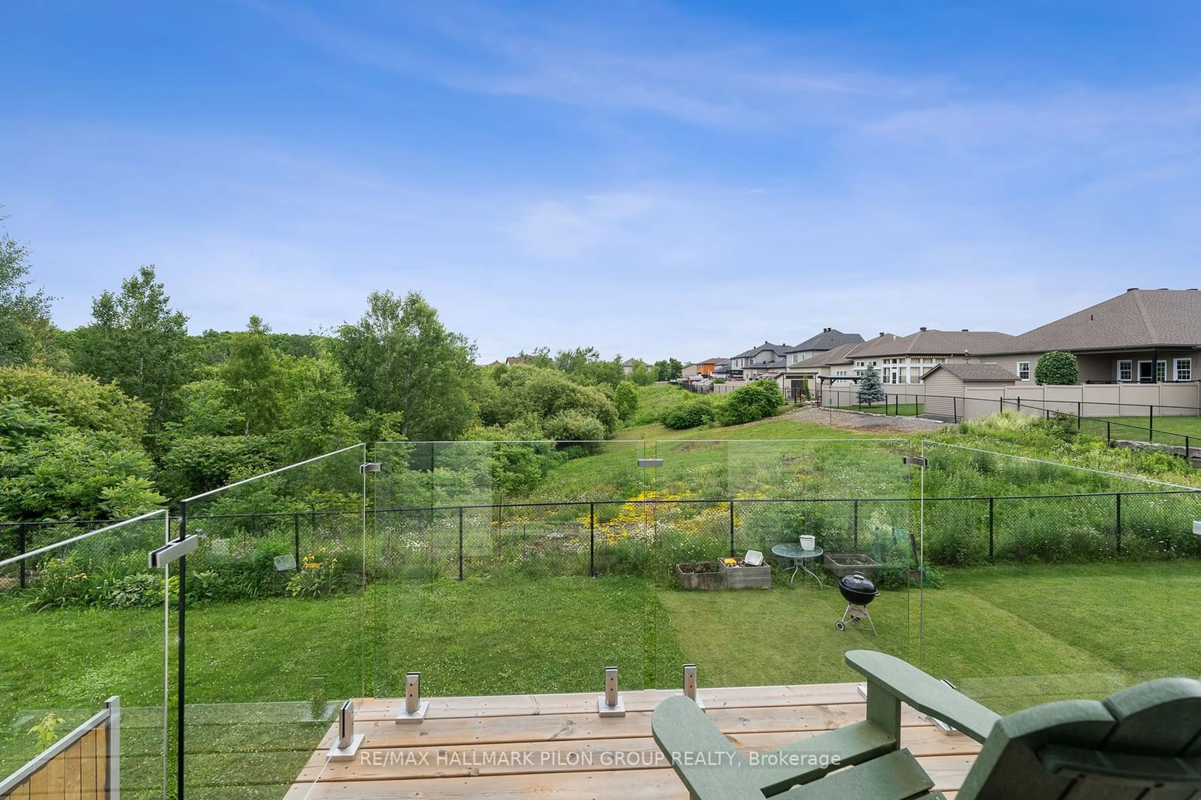 A pic from outside/outdoor area/front of a property/back of a property/a pic from drone, water/lake/river/ocean view for 2233 MARBLE Cres, Clarence-Rockland Ontario K4K 0G9