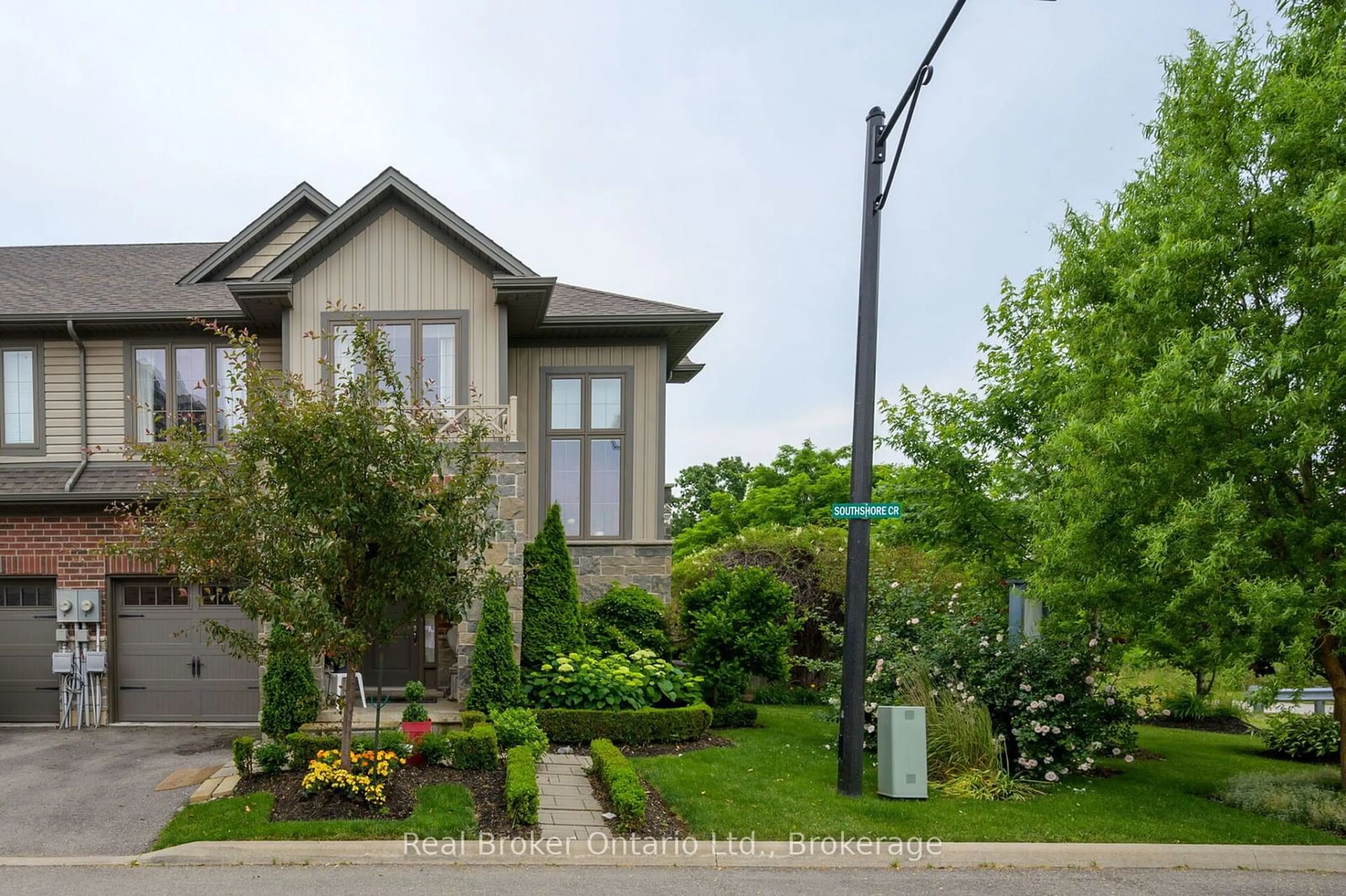 Home with brick exterior material, street for 93 Southshore Cres, Hamilton Ontario L8E 0J3