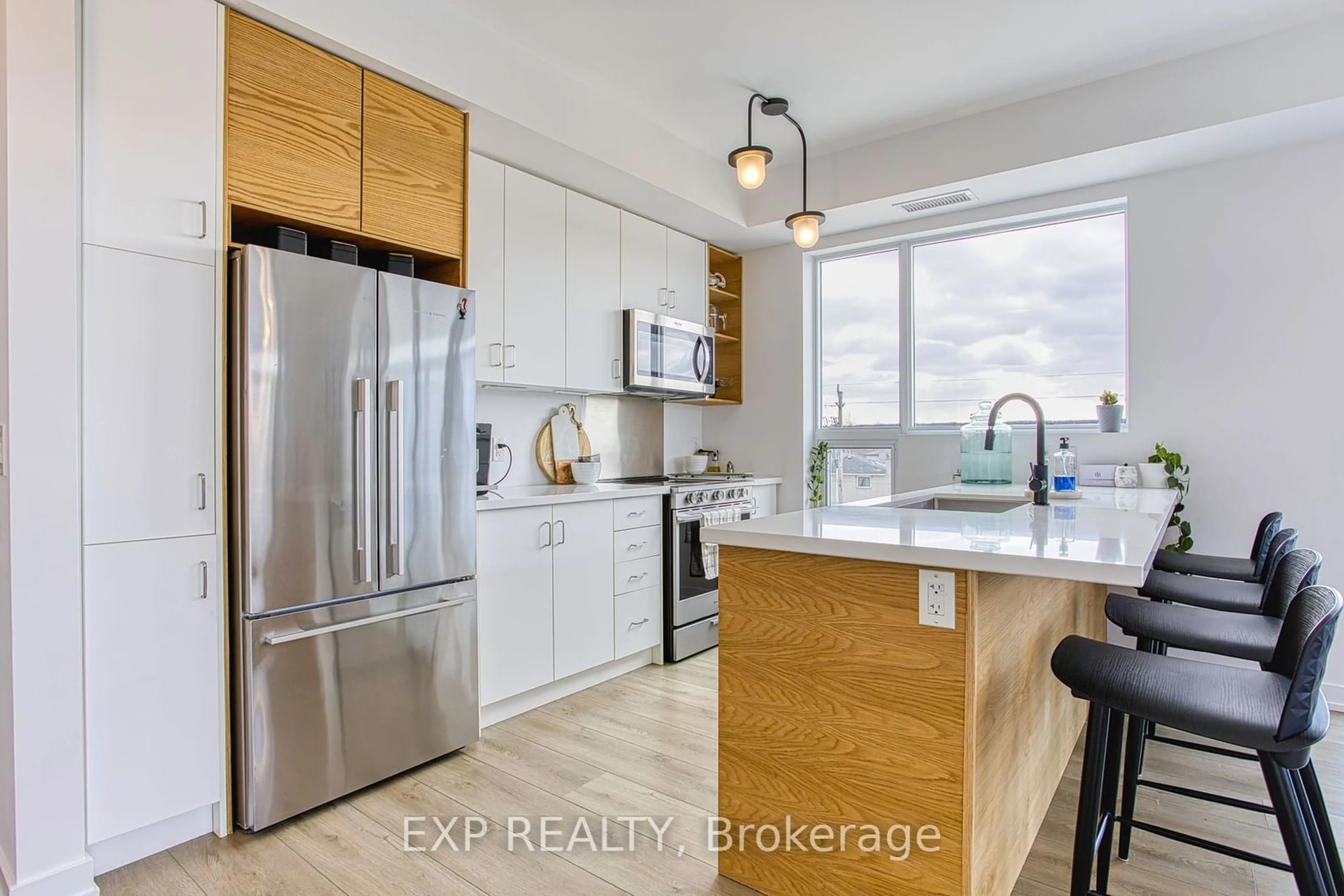 Open concept kitchen, unknown for 5055 Greenlane Rd #347, Lincoln Ontario L0R 1B3