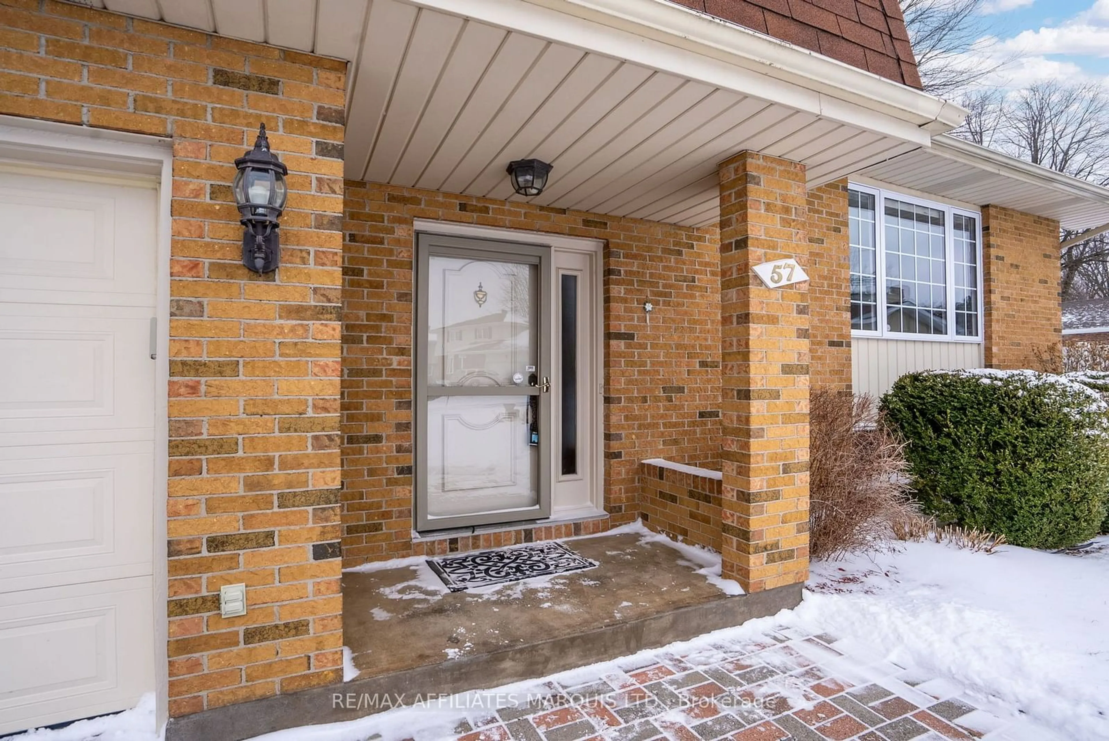 Indoor entryway for 57 Monaco Cres, Cornwall Ontario K6H 5Z1