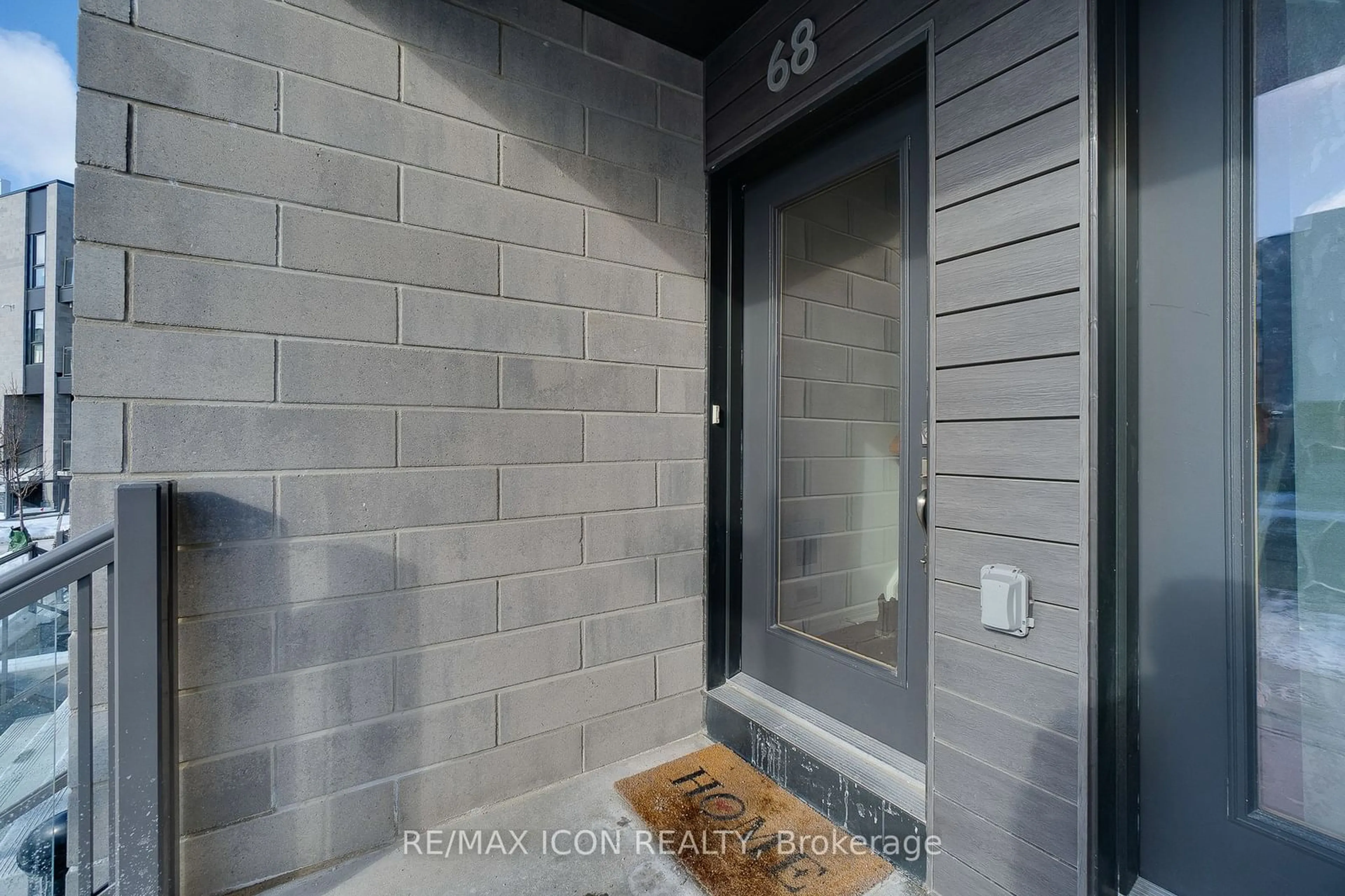 Indoor entryway for 261 Woodbine Ave #68, Kitchener Ontario N2R 0S7