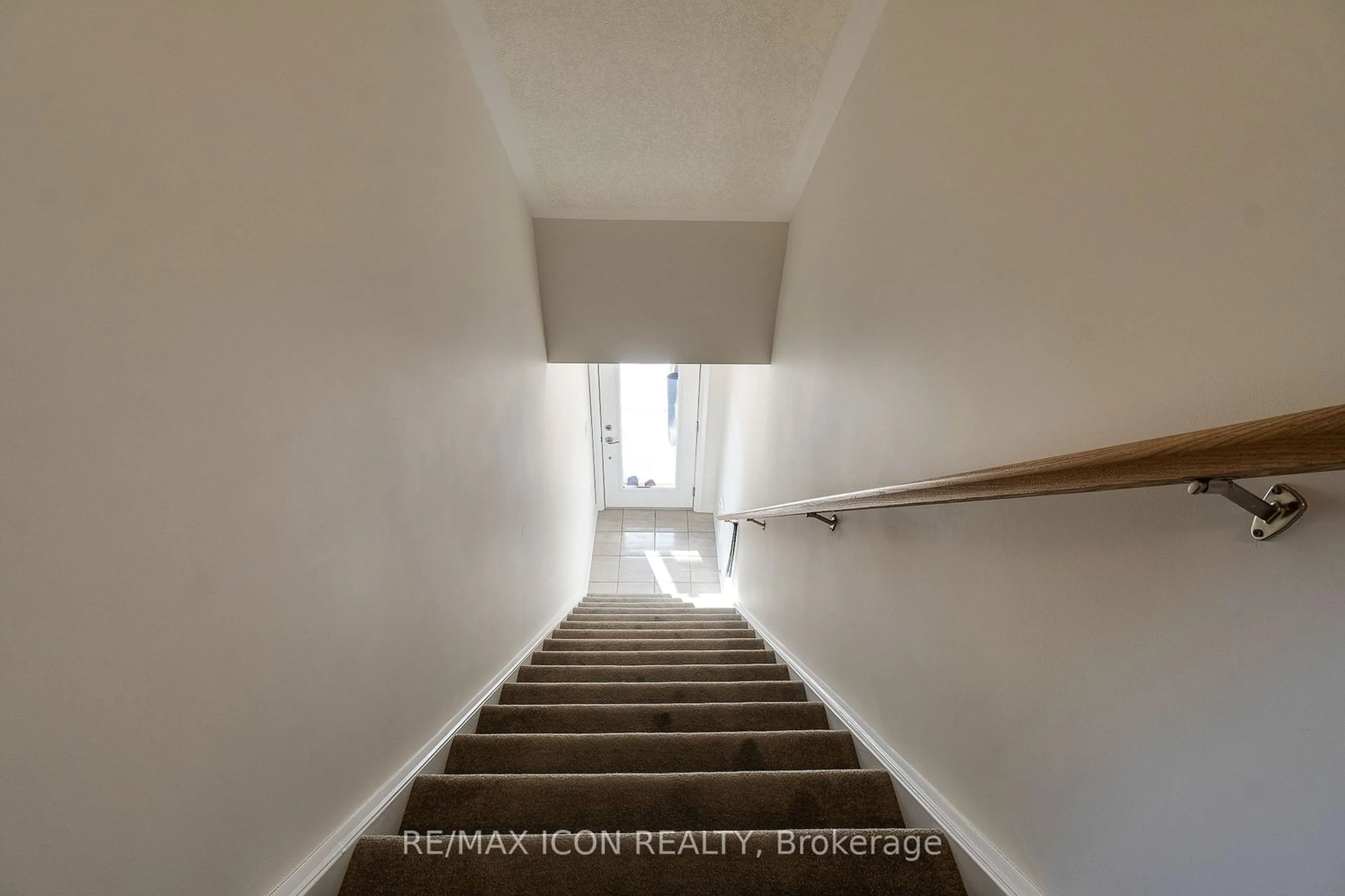 Stairs for 261 Woodbine Ave #68, Kitchener Ontario N2R 0S7