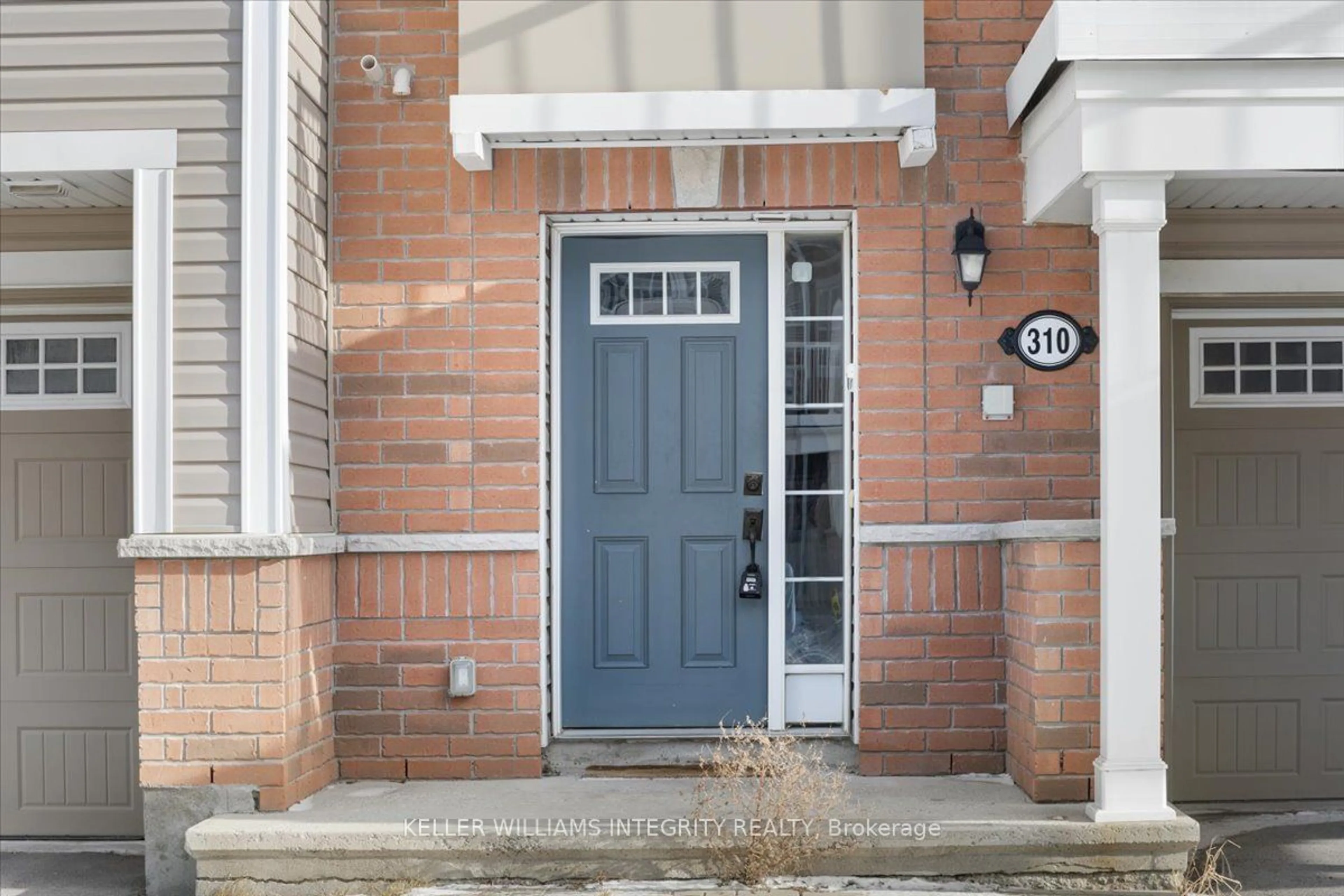 Indoor entryway for 310 Pumpkinseed Cres, Barrhaven Ontario K2J 6J9