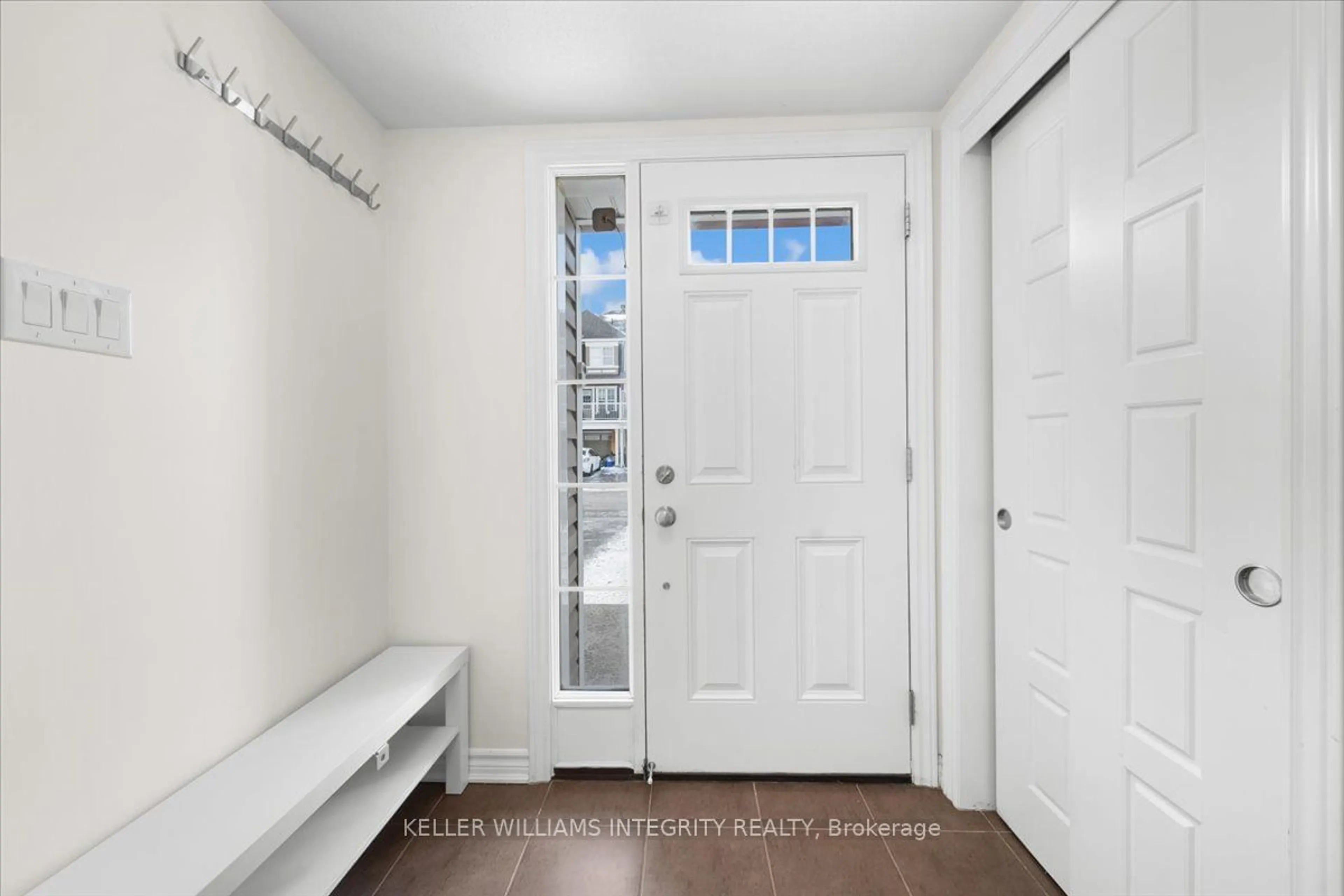 Indoor entryway for 310 Pumpkinseed Cres, Barrhaven Ontario K2J 6J9