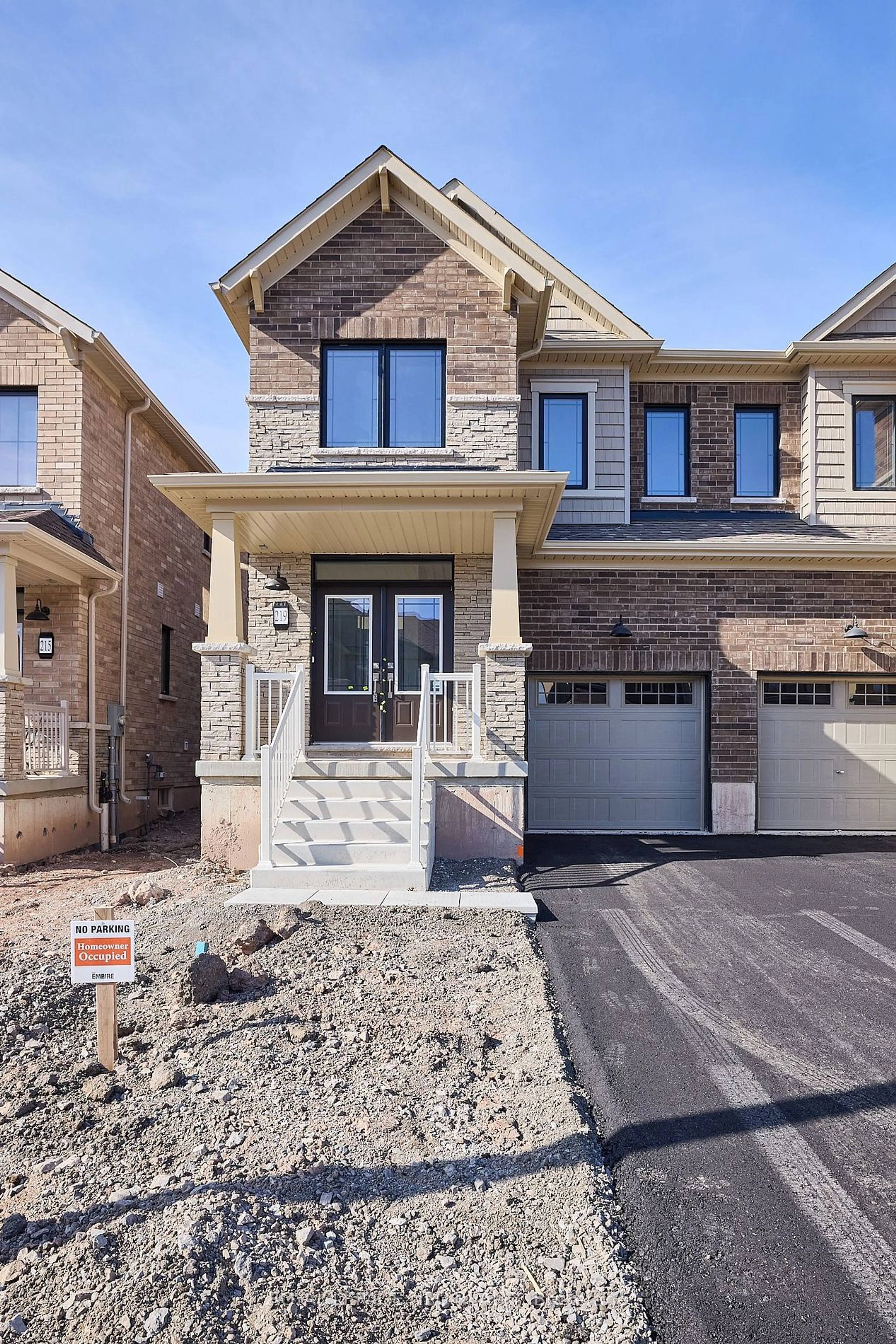 Home with brick exterior material, street for 219 PORT Cres, Welland Ontario L3B 0N2