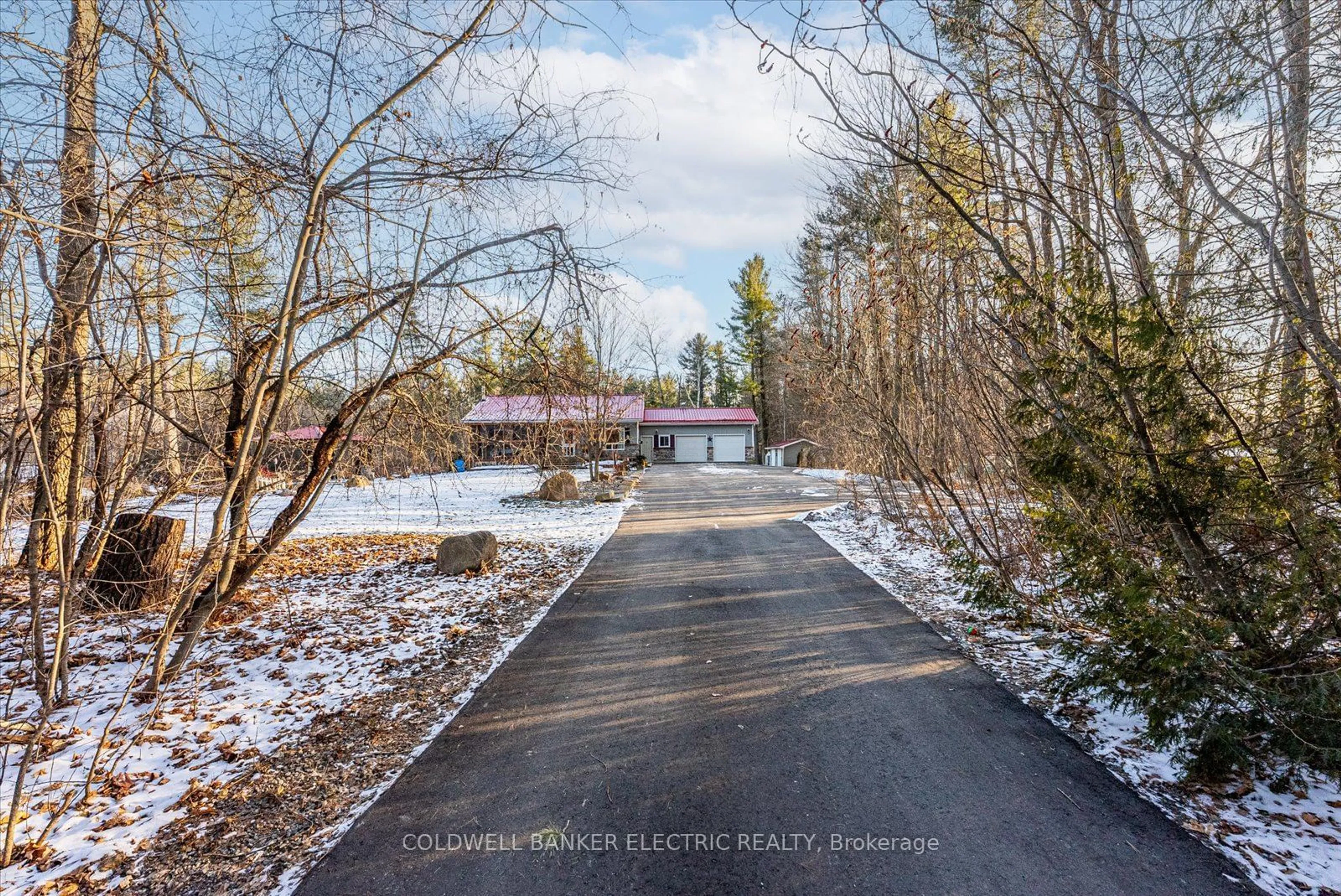 A pic from outside/outdoor area/front of a property/back of a property/a pic from drone, street for 4719 Dodd's Rd, Port Hope Ontario L1A 3V5