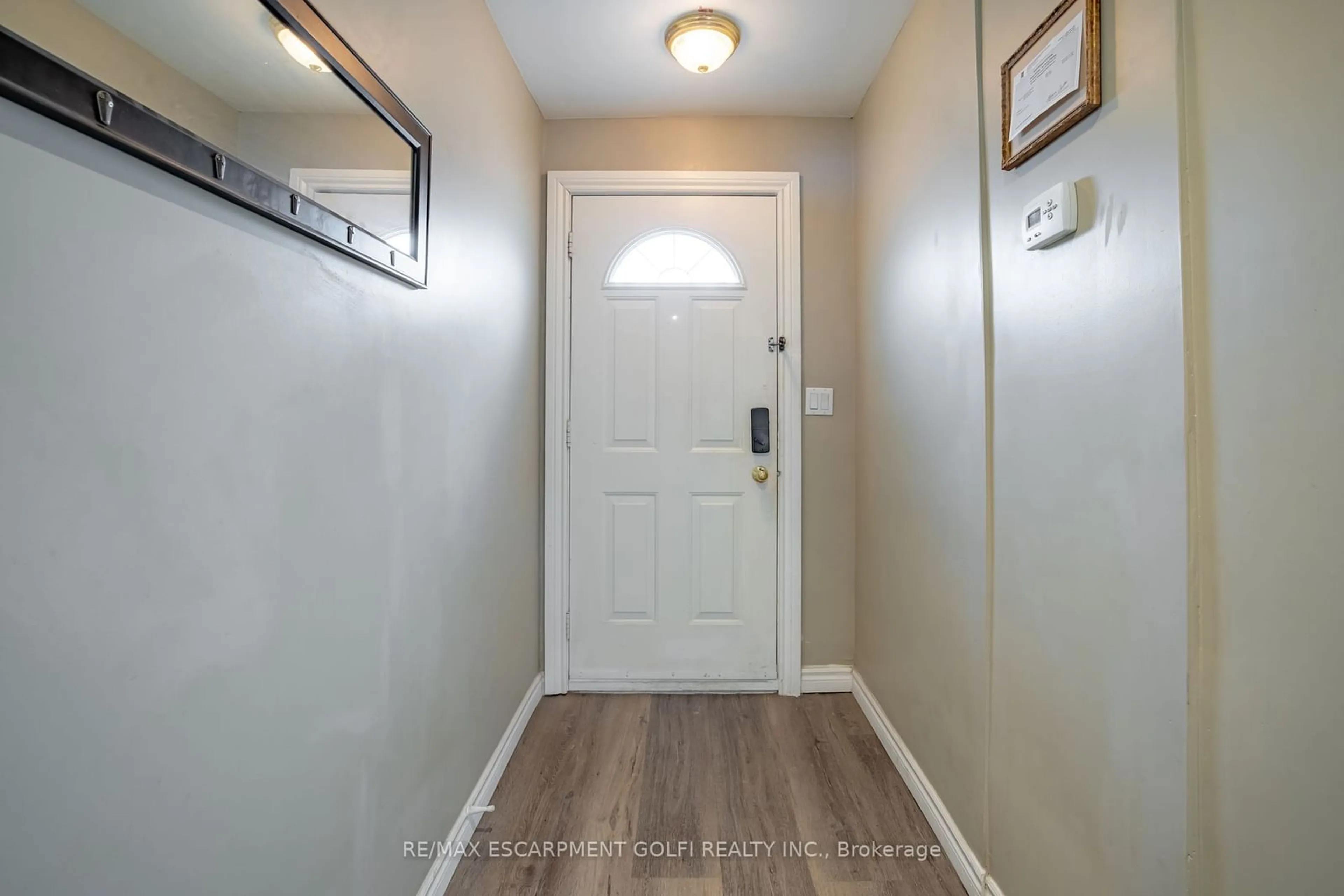 Indoor entryway for 86 Whitney Ave, Hamilton Ontario L8S 2G5