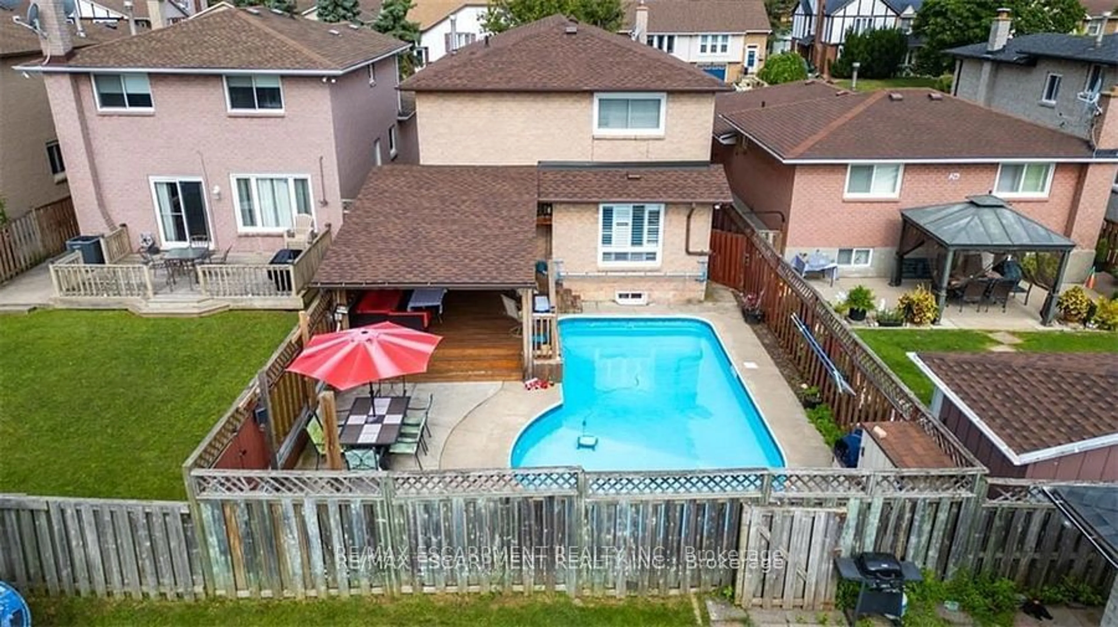 A pic from outside/outdoor area/front of a property/back of a property/a pic from drone, unknown for 24 Spartan Ave, Hamilton Ontario L8E 4M7