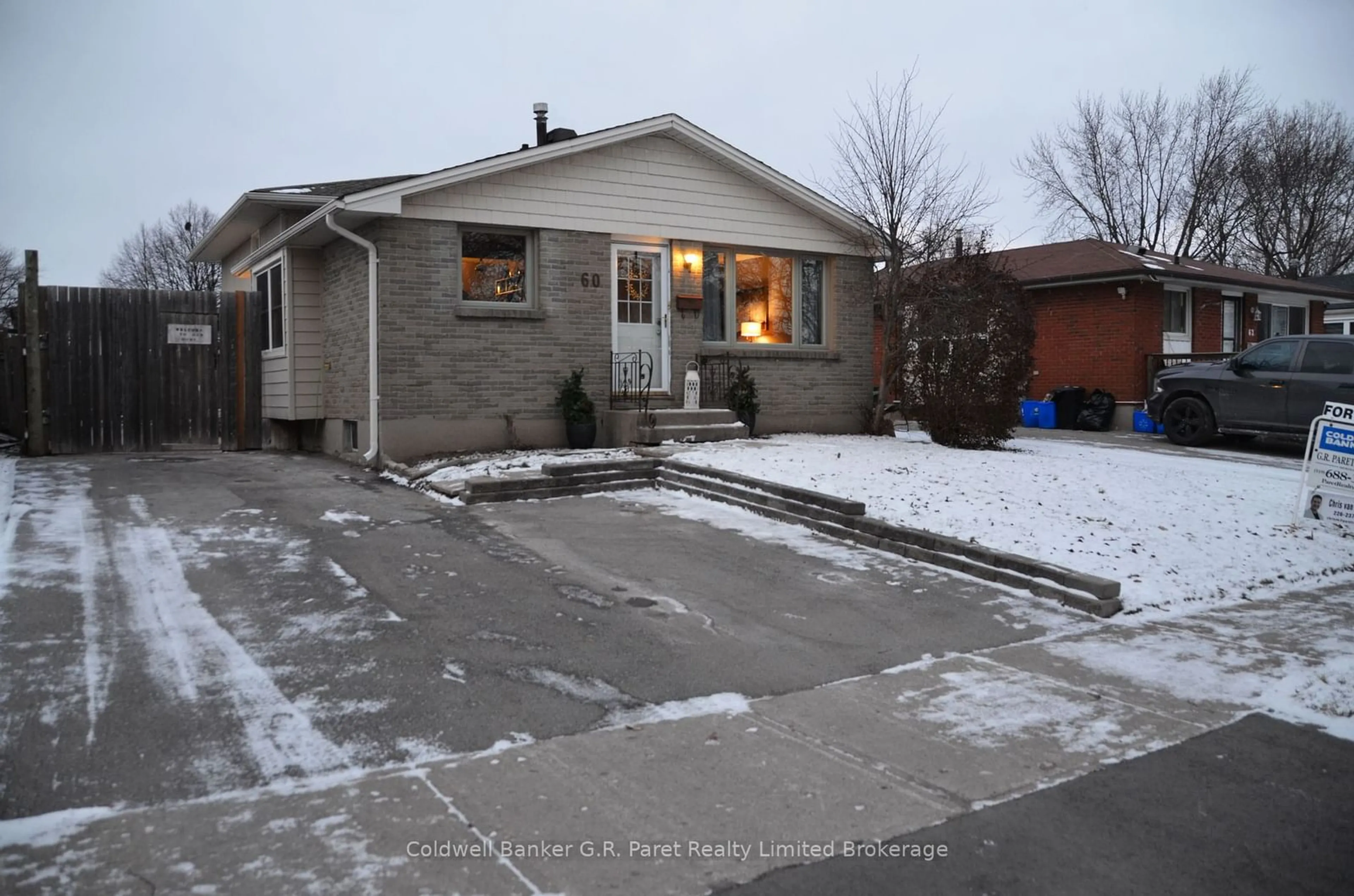 Unknown for 60 Surrey Cres, London Ontario N6E 1T8