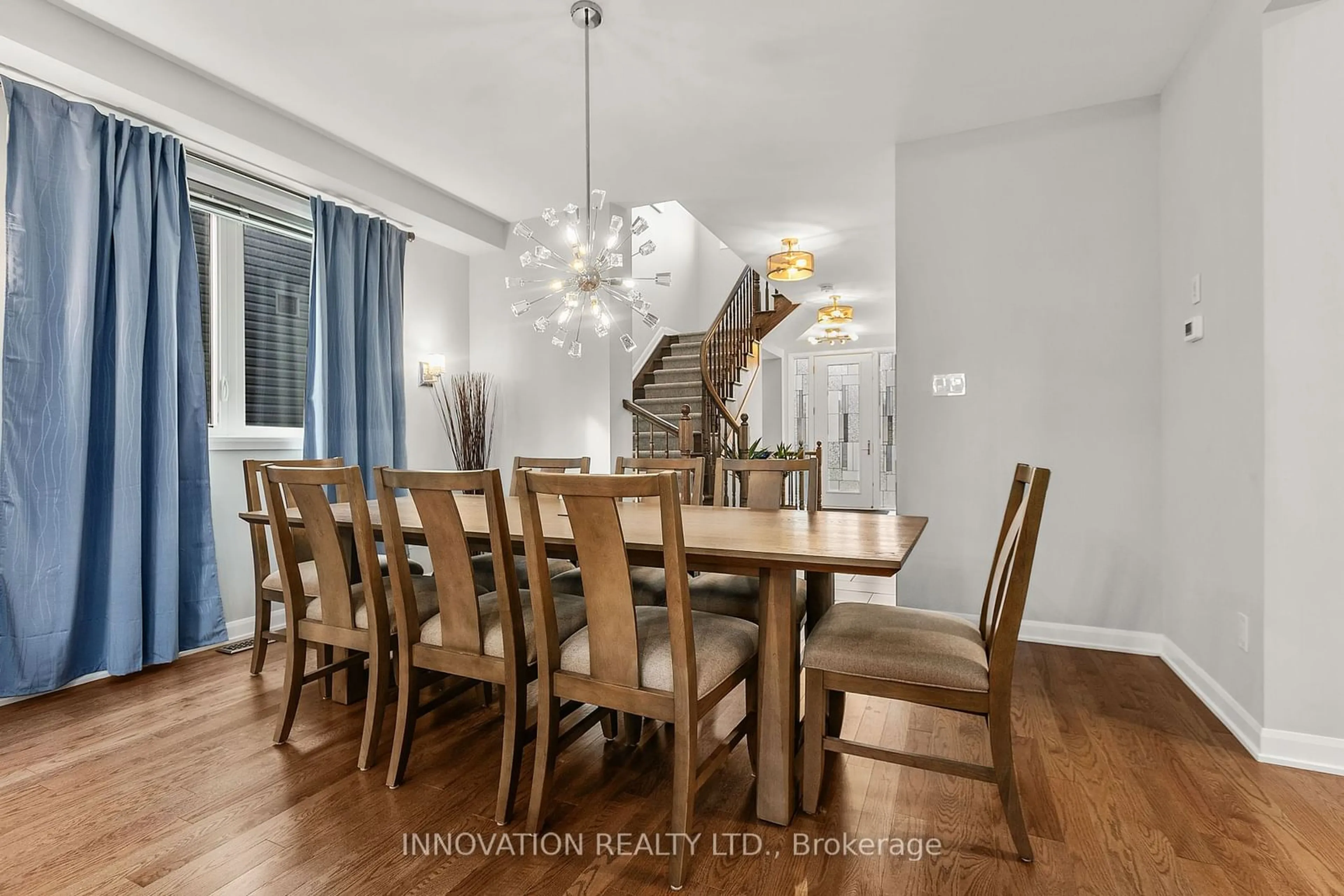 Dining room, wood/laminate floor for 1007 Offley Rd, Manotick - Kars - Rideau Twp and Area Ontario K4M 0N4