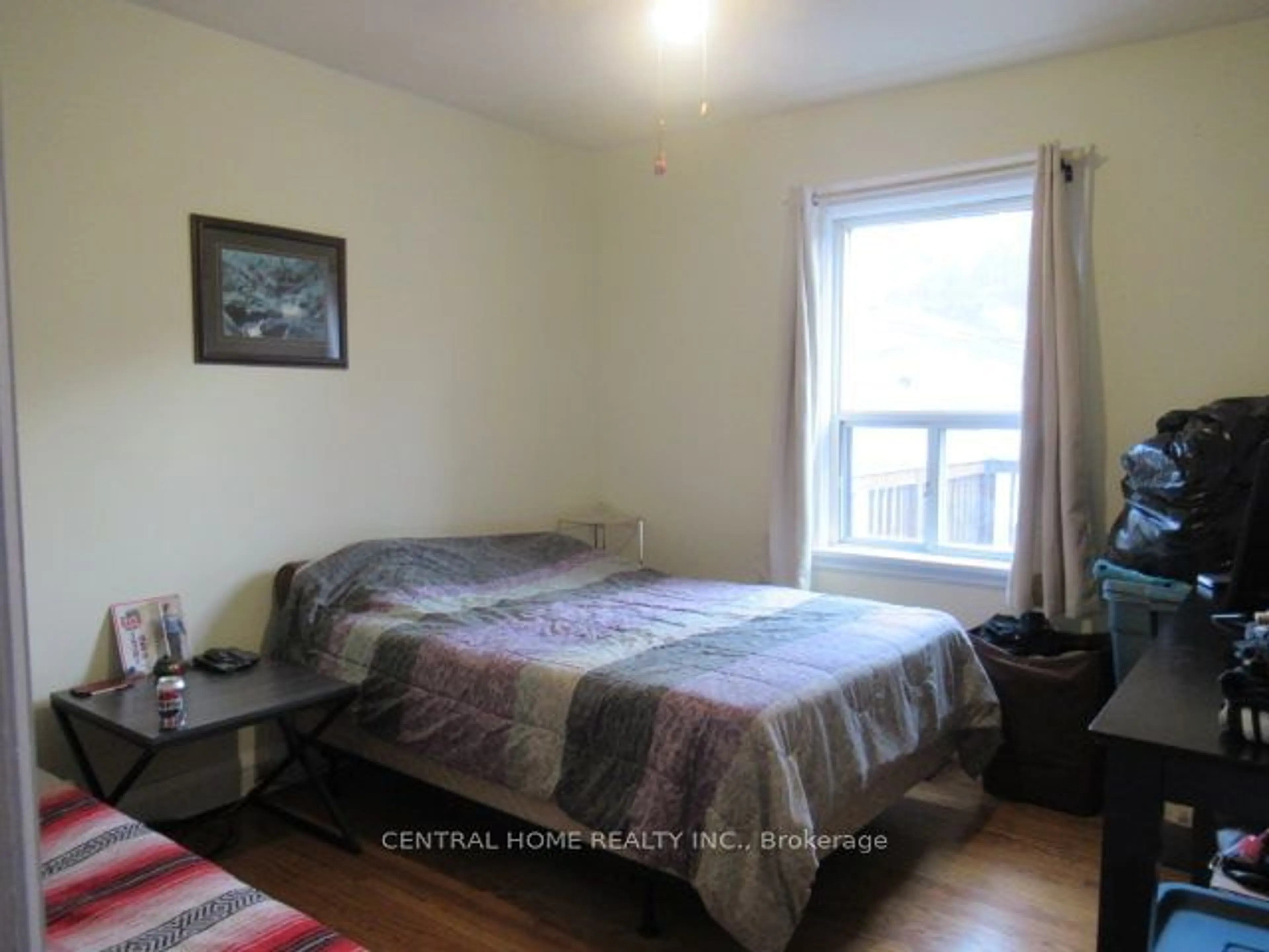 A pic of a room for 1650 King St, Hamilton Ontario L8K 1T9