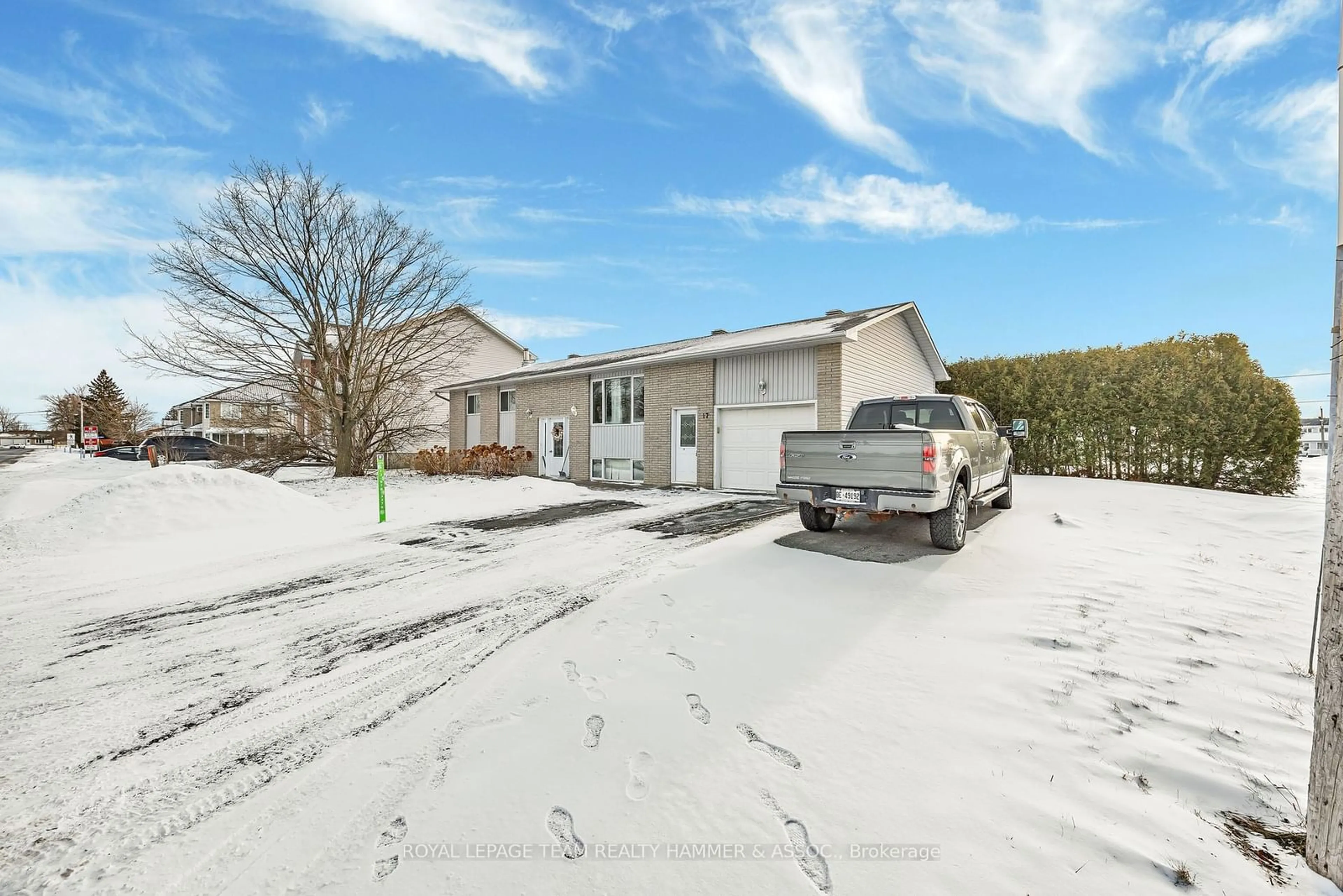 A pic from outside/outdoor area/front of a property/back of a property/a pic from drone, street for 17 Blais St, Russell Ontario K0A 1W0