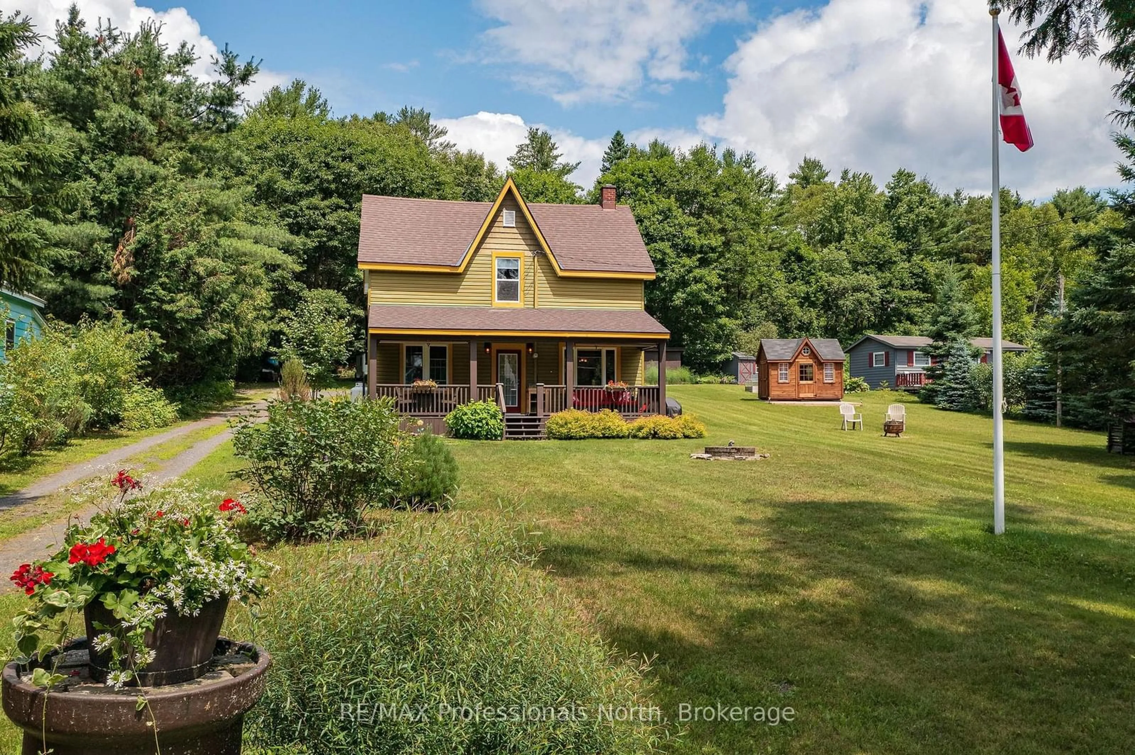 A pic from outside/outdoor area/front of a property/back of a property/a pic from drone, water/lake/river/ocean view for 1172 DWIGHT BEACH Rd, Lake of Bays Ontario P0A 1H0