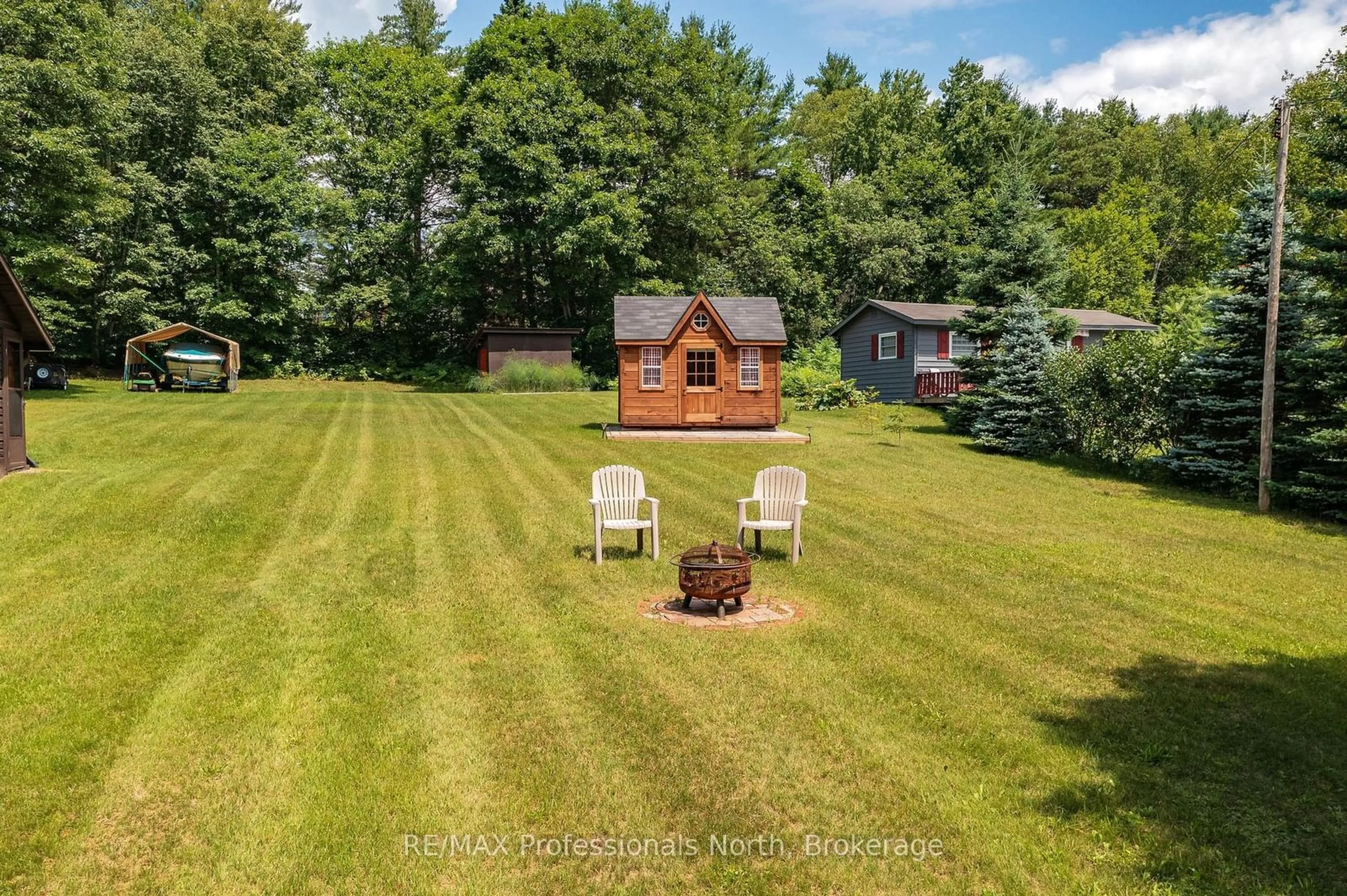 A pic from outside/outdoor area/front of a property/back of a property/a pic from drone, water/lake/river/ocean view for 1172 DWIGHT BEACH Rd, Lake of Bays Ontario P0A 1H0