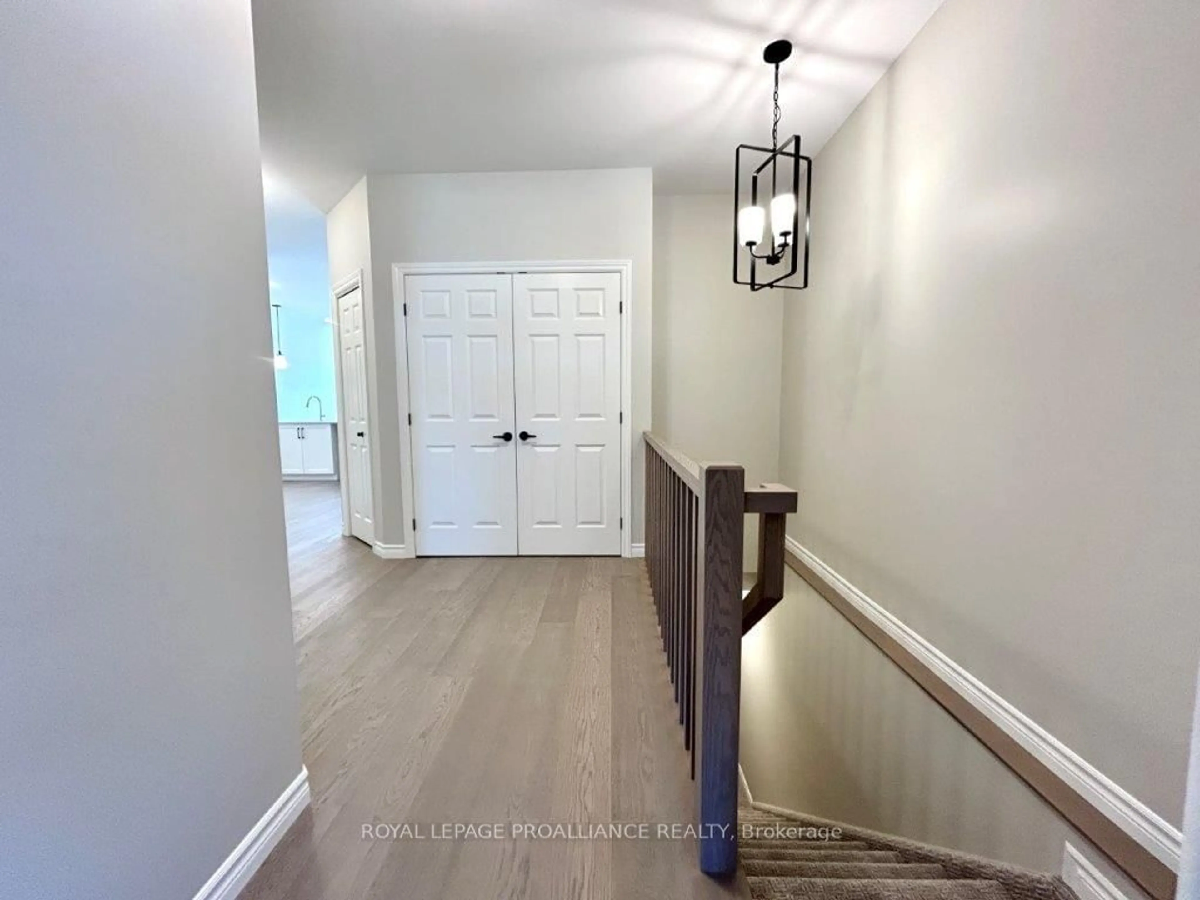 Indoor entryway for 118 Athabaska Dr, Belleville Ontario K8N 0V6