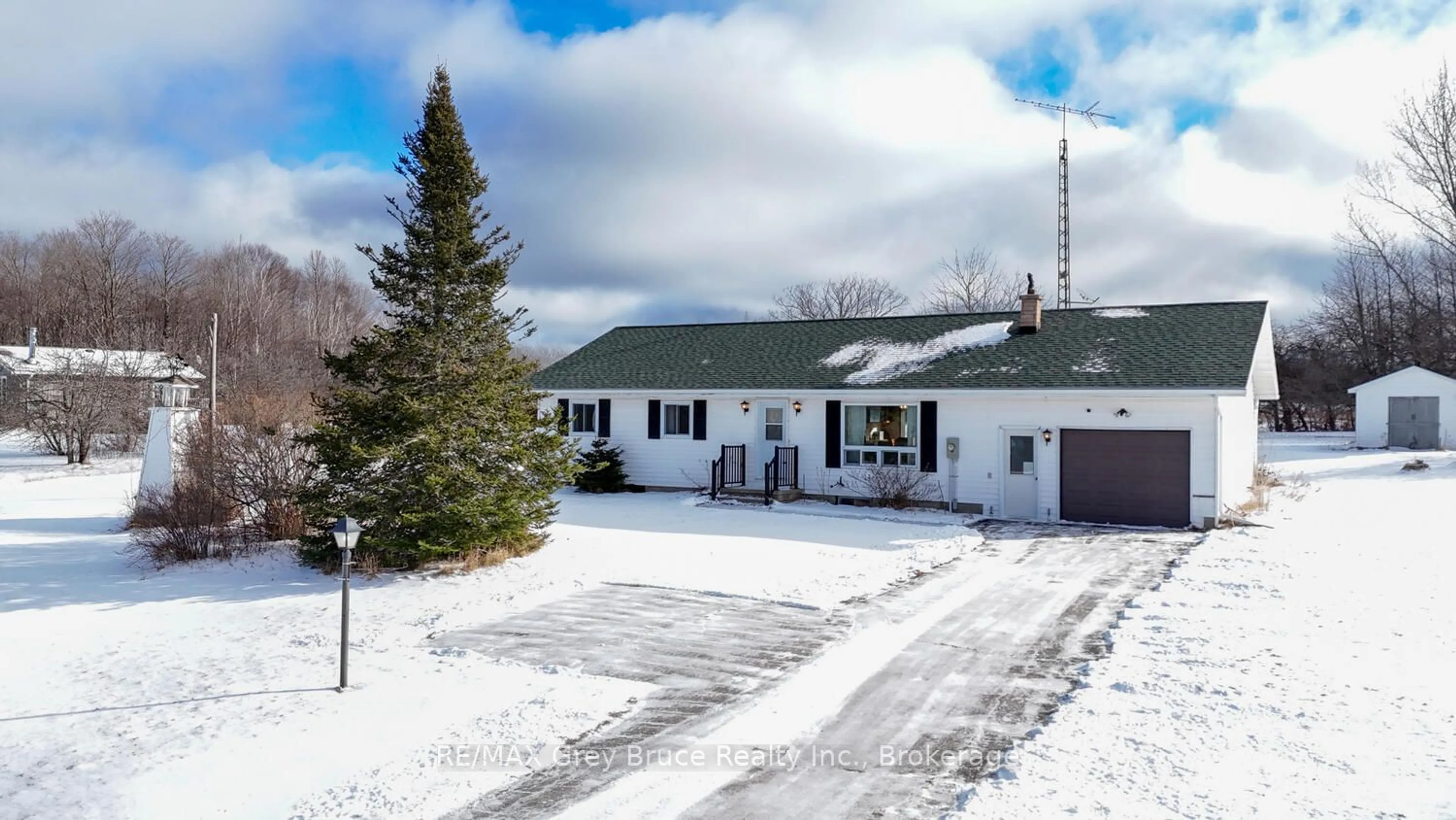 A pic from outside/outdoor area/front of a property/back of a property/a pic from drone, street for 26 Maple Golf Cres, Northern Bruce Peninsula Ontario N0H 2R0