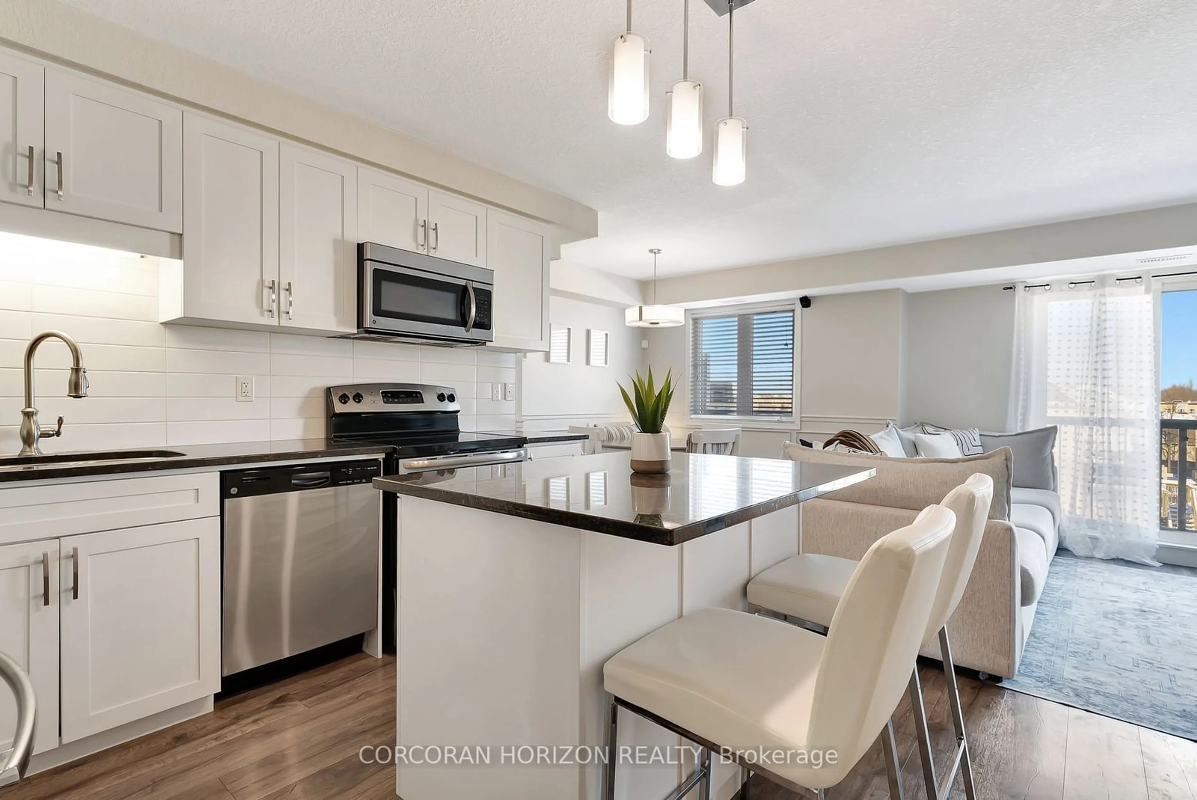 Open concept kitchen, ceramic/tile floor for 25 Sienna St #C, Kitchener Ontario N2R 1T7