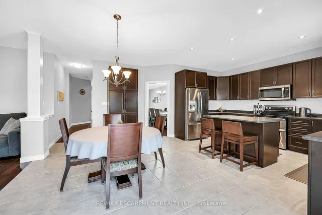 Additional property image - 31 Showcase Dr