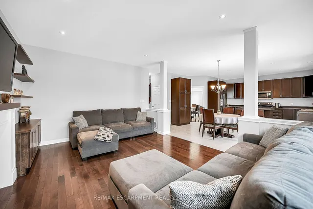 Additional property image - 31 Showcase Dr