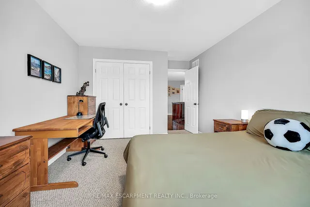 Additional property image - 31 Showcase Dr