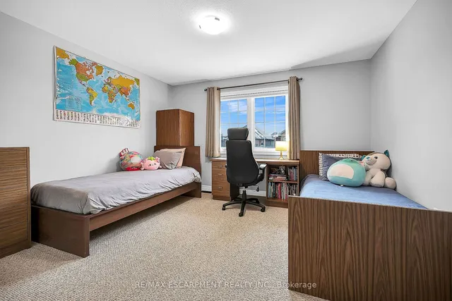 Additional property image - 31 Showcase Dr