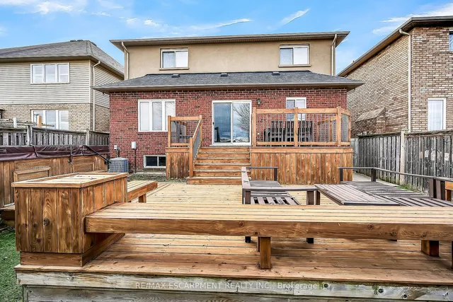 Additional property image - 31 Showcase Dr