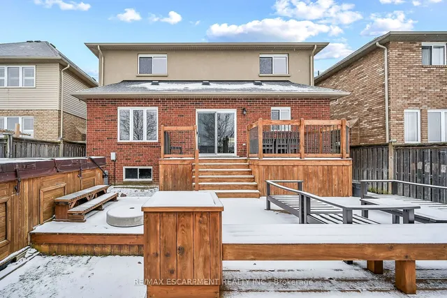 Additional property image - 31 Showcase Dr