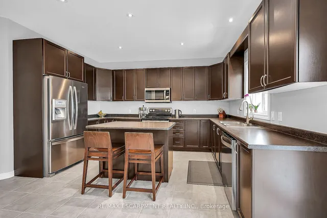 Additional property image - 31 Showcase Dr