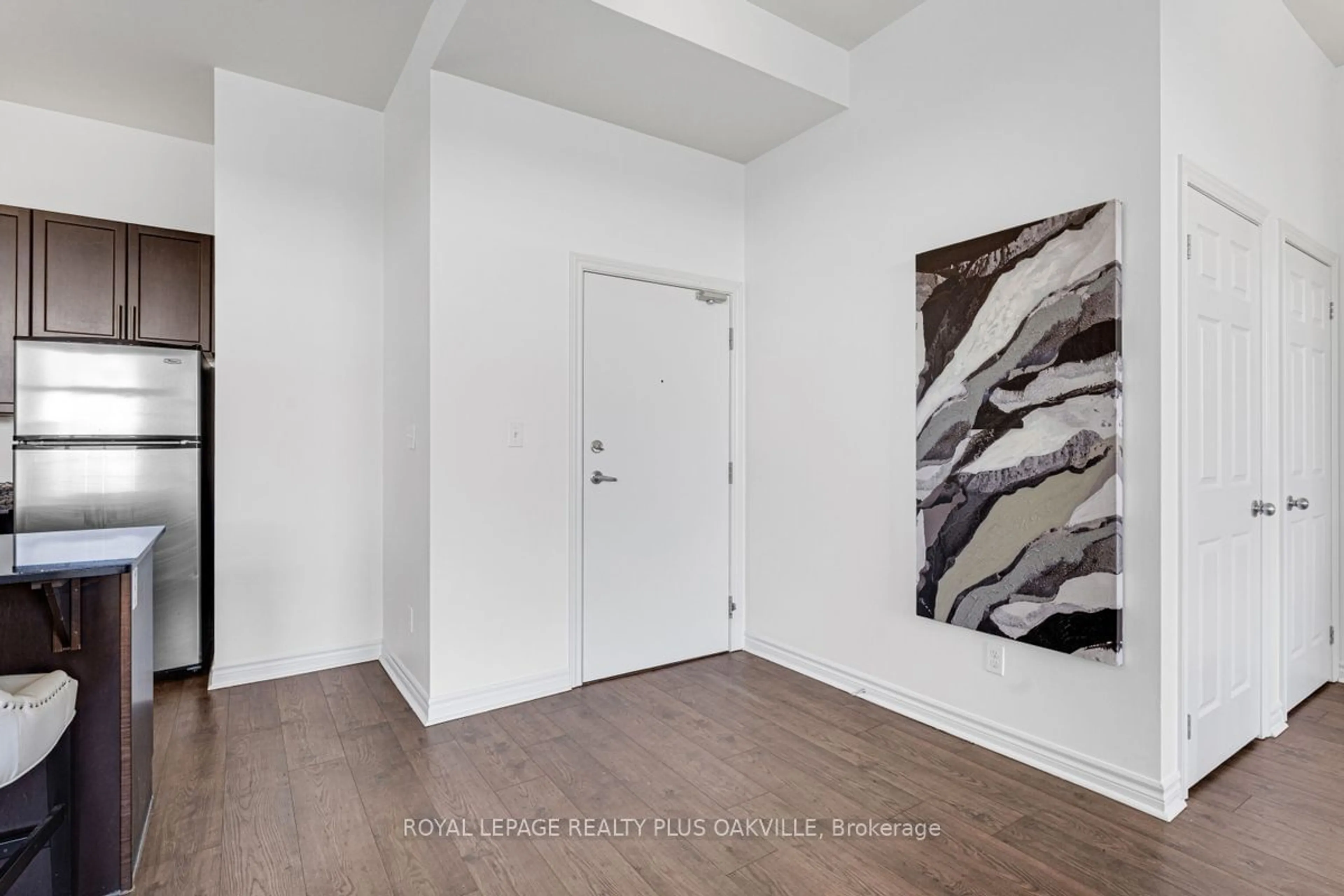 Indoor entryway for 170 Water St #1207, Cambridge Ontario N1R 3B6