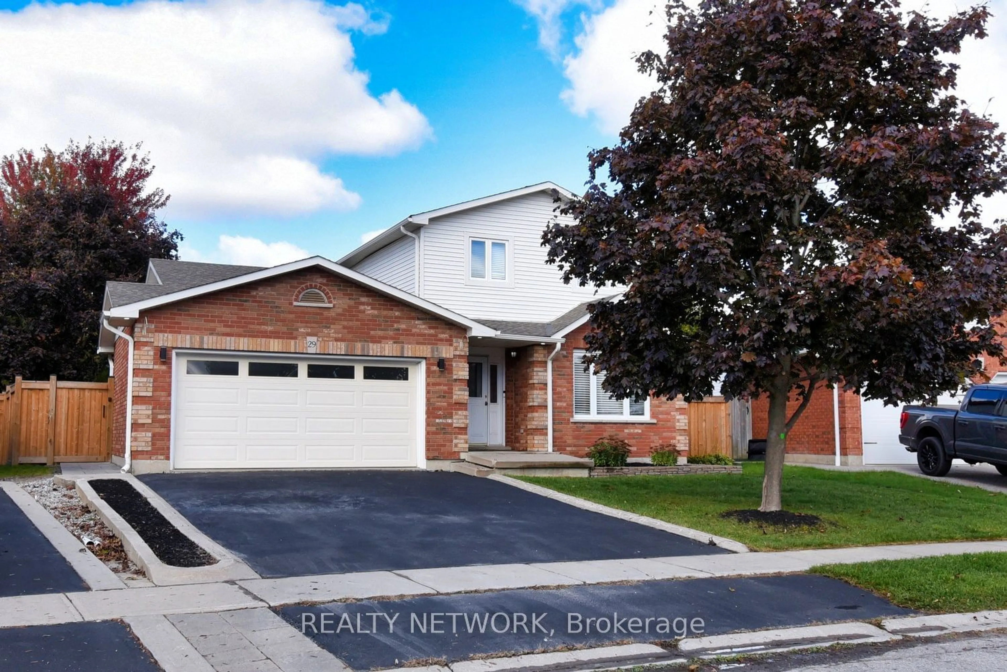 Home with brick exterior material, street for 29 Hyslop Dr, Haldimand Ontario N3W 2L2