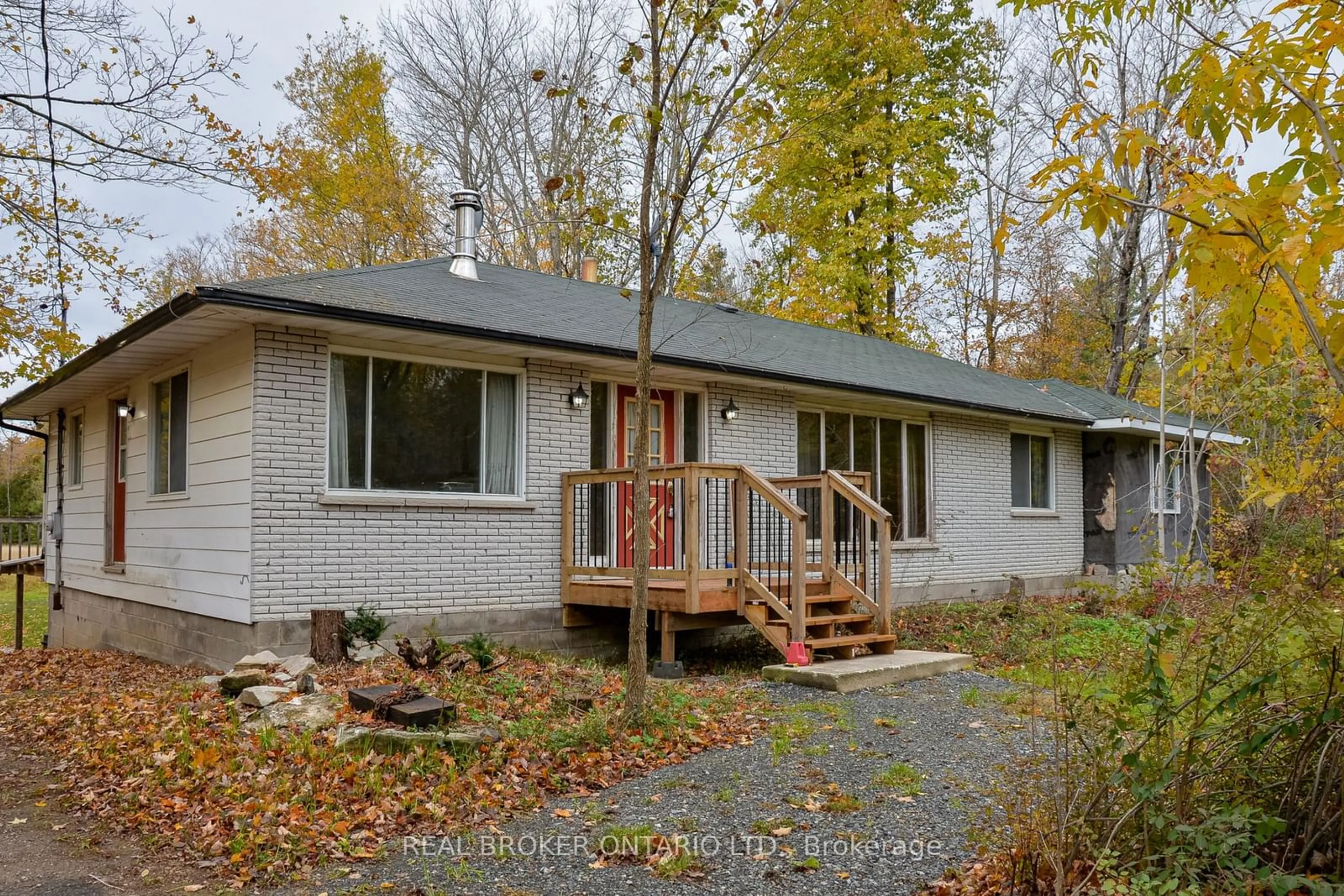 Home with vinyl exterior material, unknown for 1361 Zealand Rd, Central Frontenac Ontario K0H 2P0