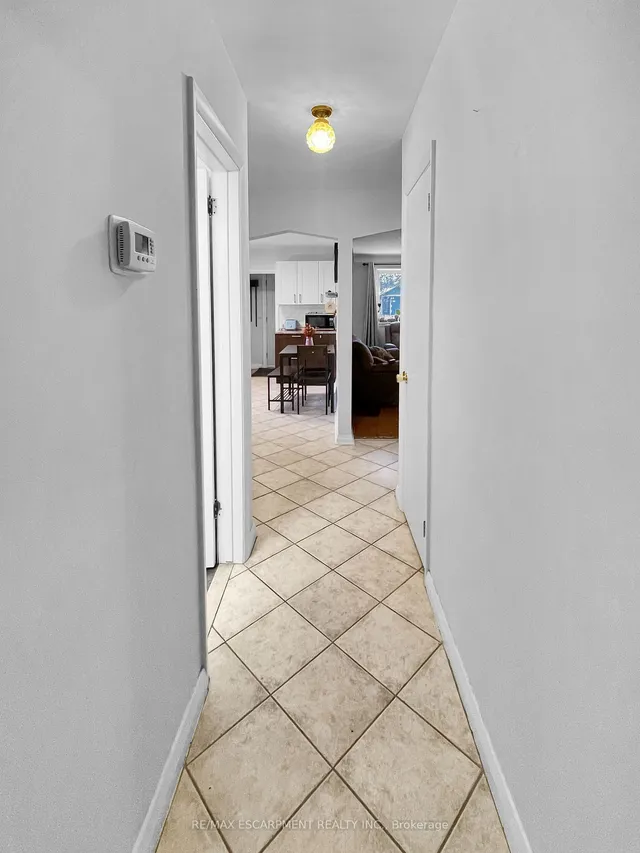Additional property image - 907 Fennell Ave