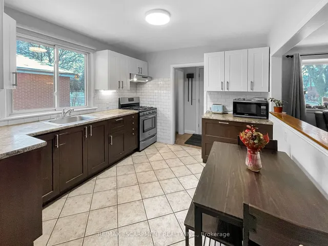 Additional property image - 907 Fennell Ave