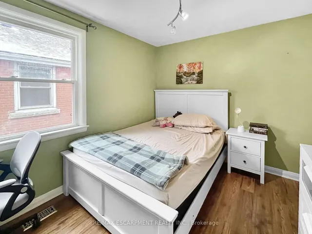 Additional property image - 907 Fennell Ave