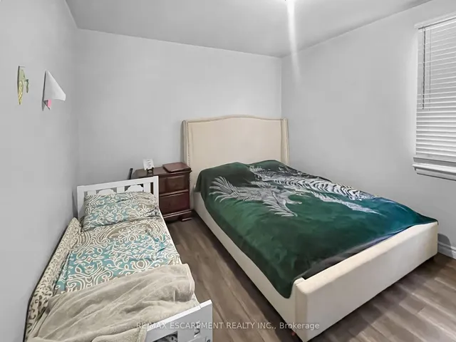 Additional property image - 907 Fennell Ave